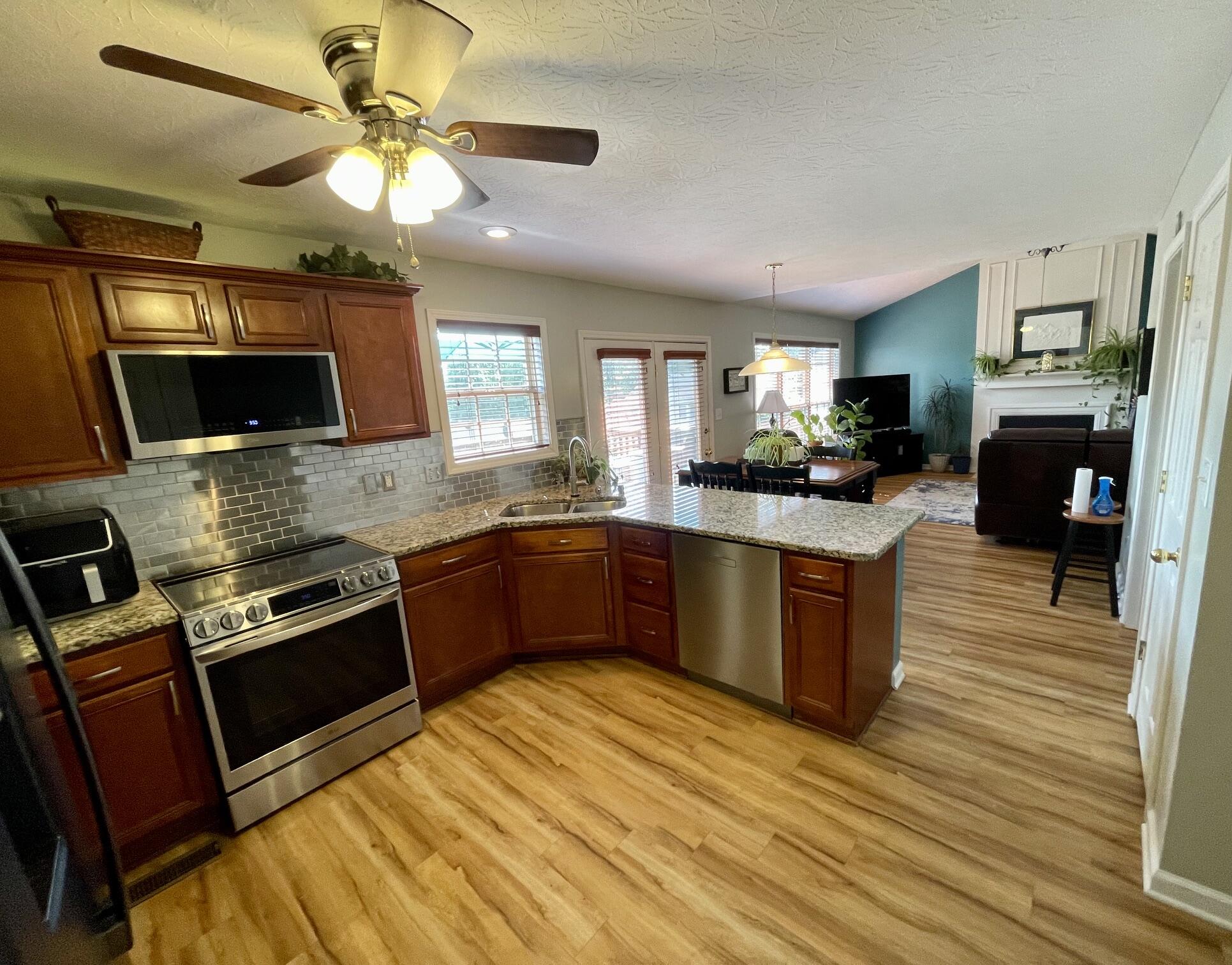 532 Meadowcrest Park Property Photo 77