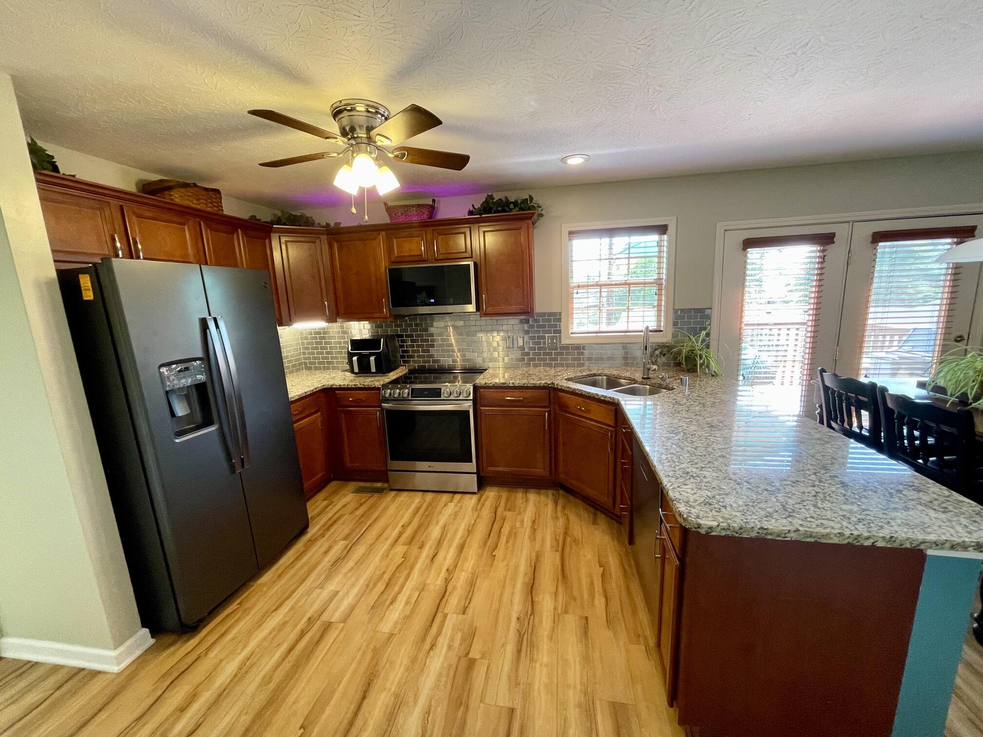 532 Meadowcrest Park Property Photo 82