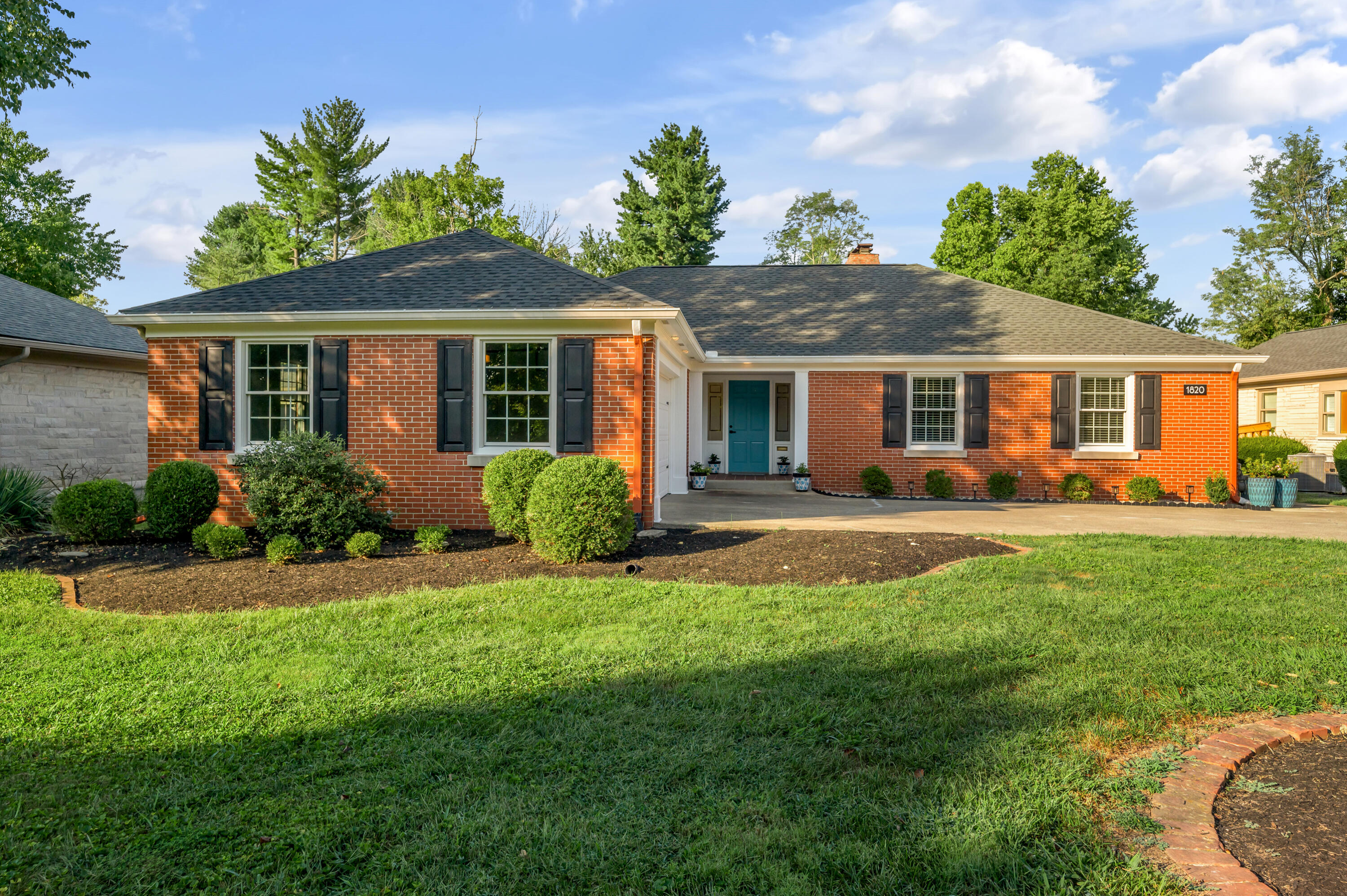 1820 Richmond Road Property Photo 1