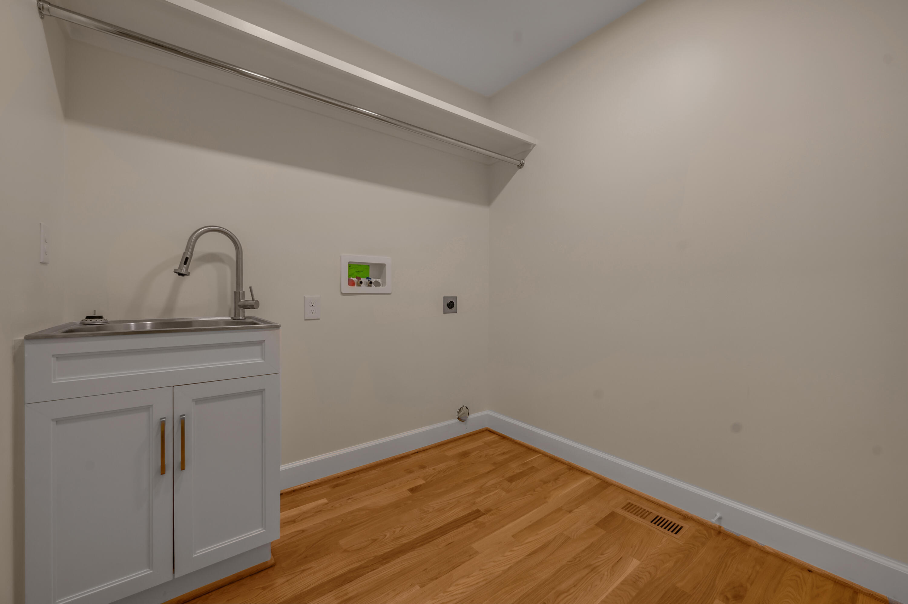 1820 Richmond Road Property Photo 17