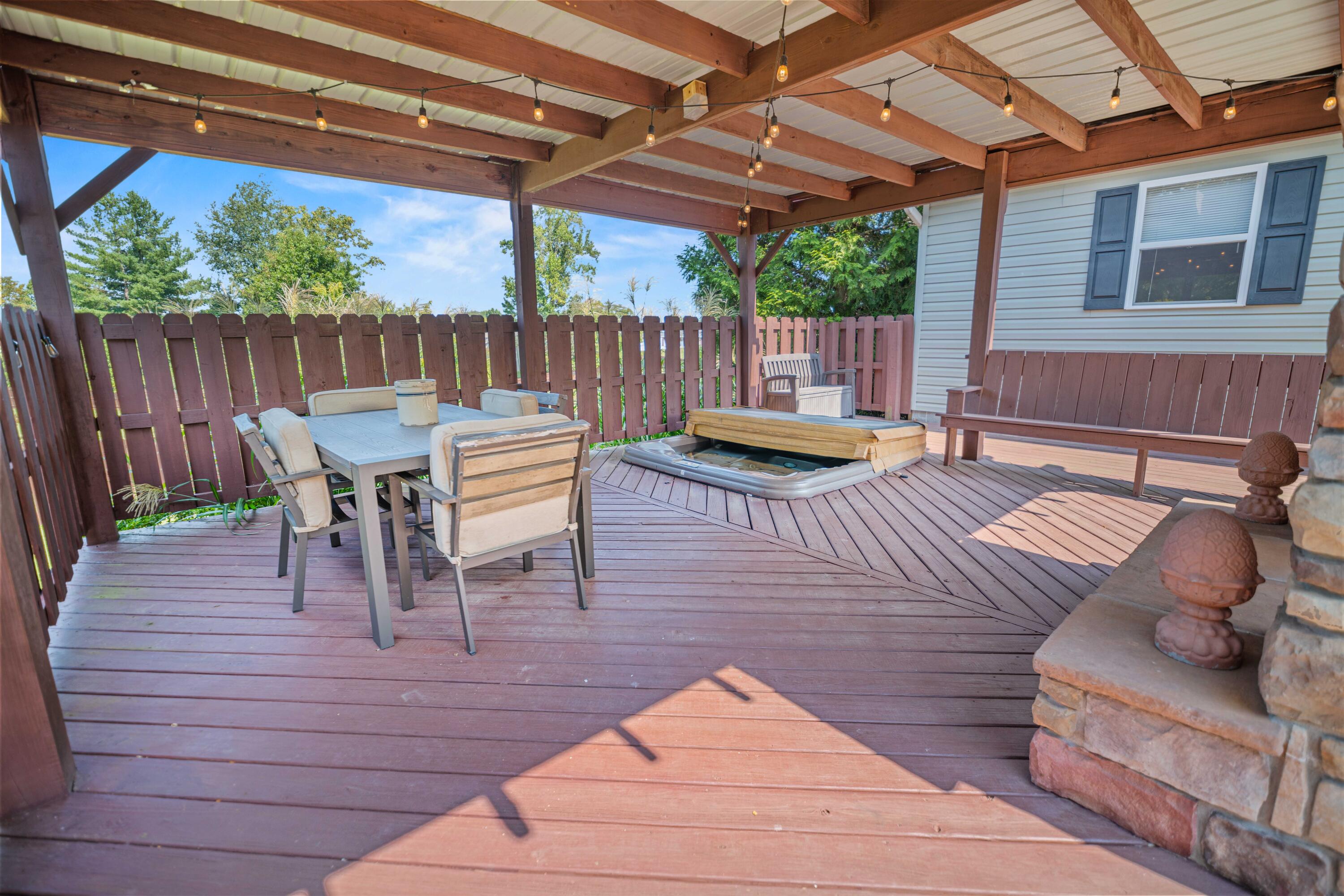 130 Lake Forest Drive Property Photo 10
