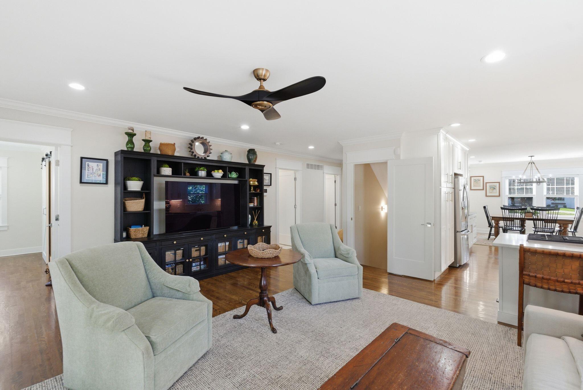 403 Chinoe Road Property Photo 15