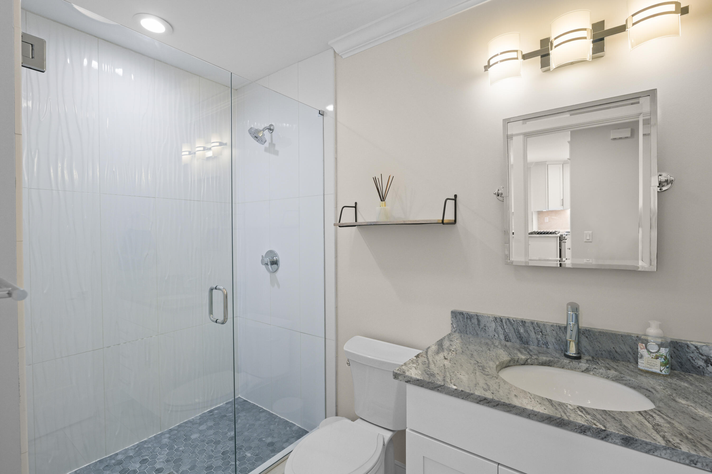 403 Chinoe Road Property Photo 34