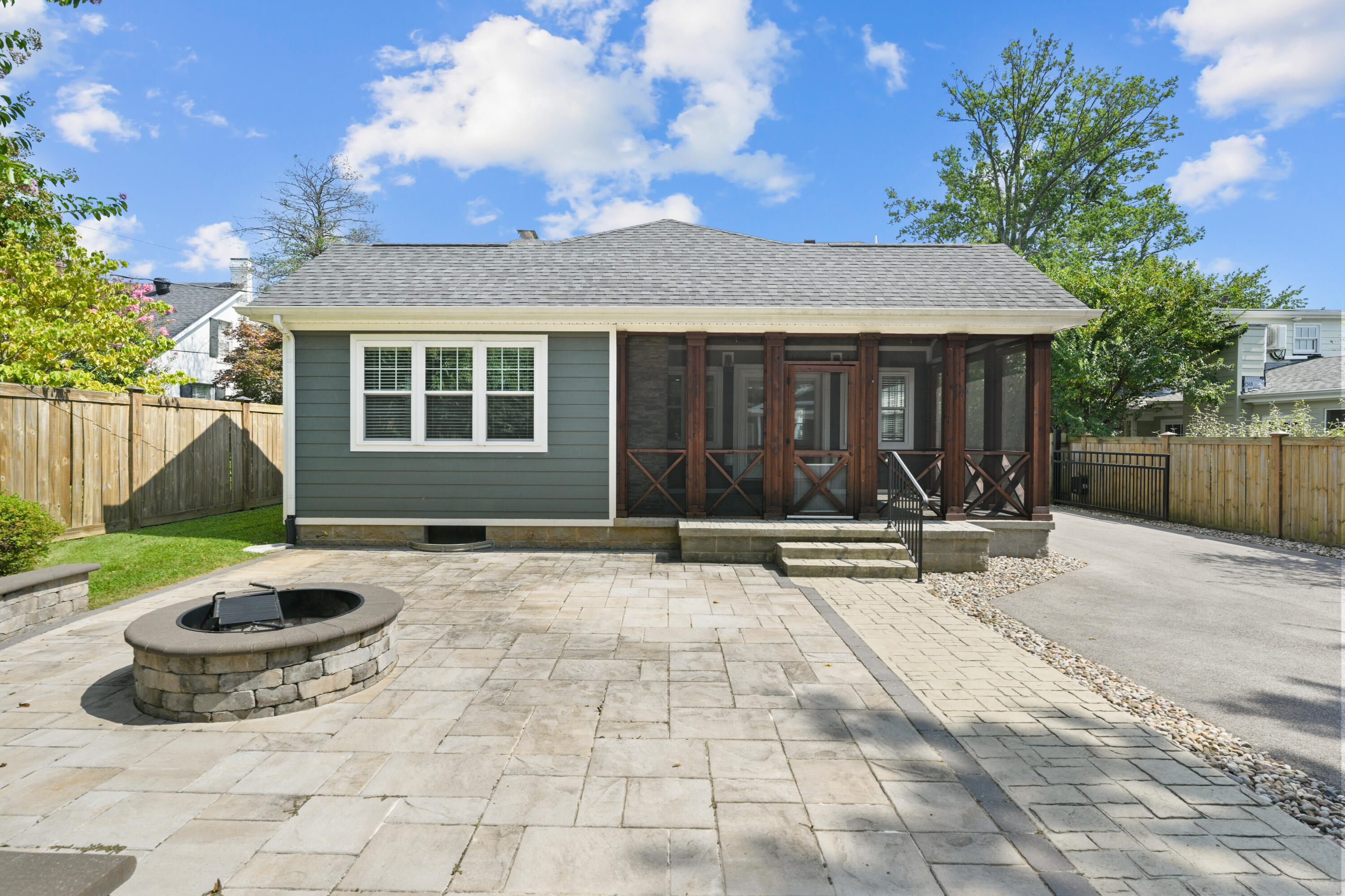 403 Chinoe Road Property Photo 60
