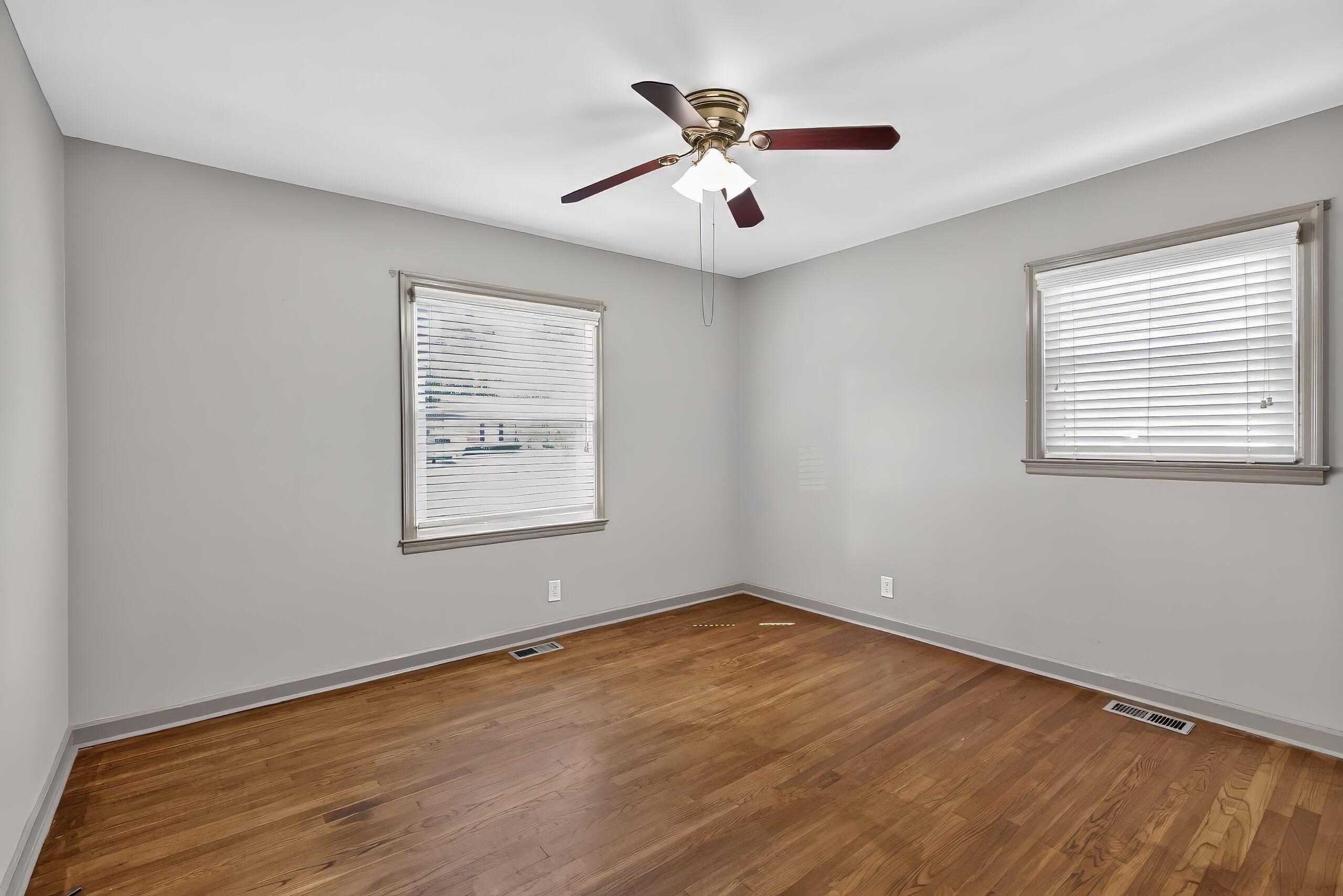 653 Cardinal Lane Property Photo 21