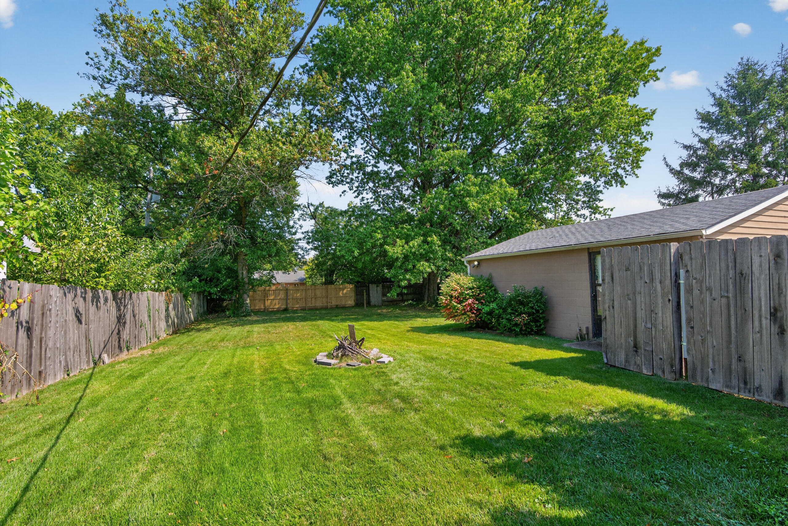 653 Cardinal Lane Property Photo 27