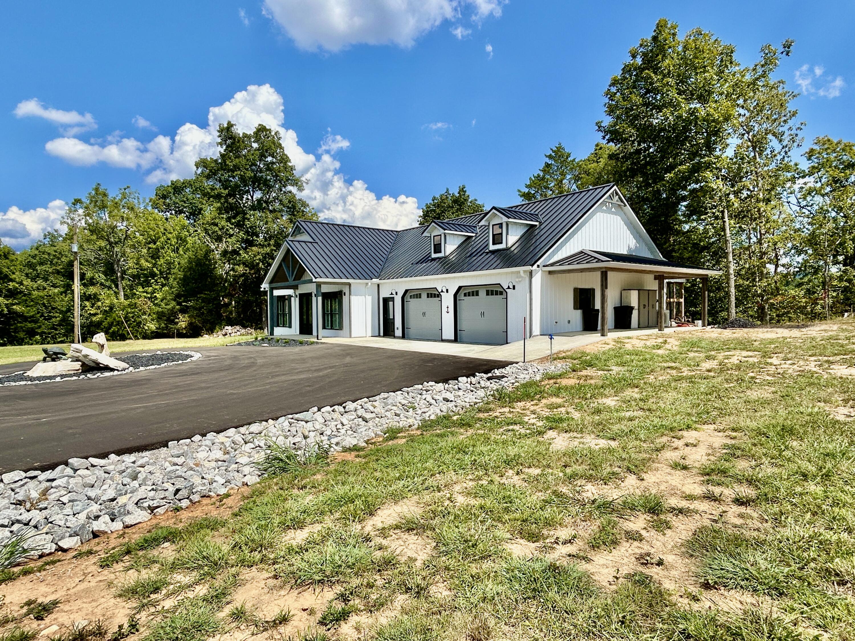 600 Colyer Road Property Photo 6