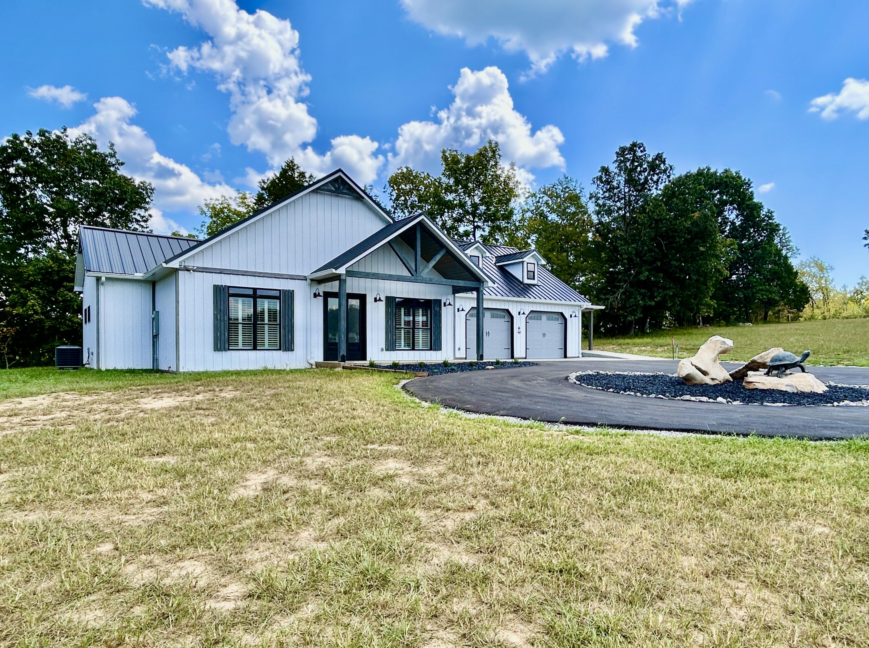 600 Colyer Road Property Photo 8