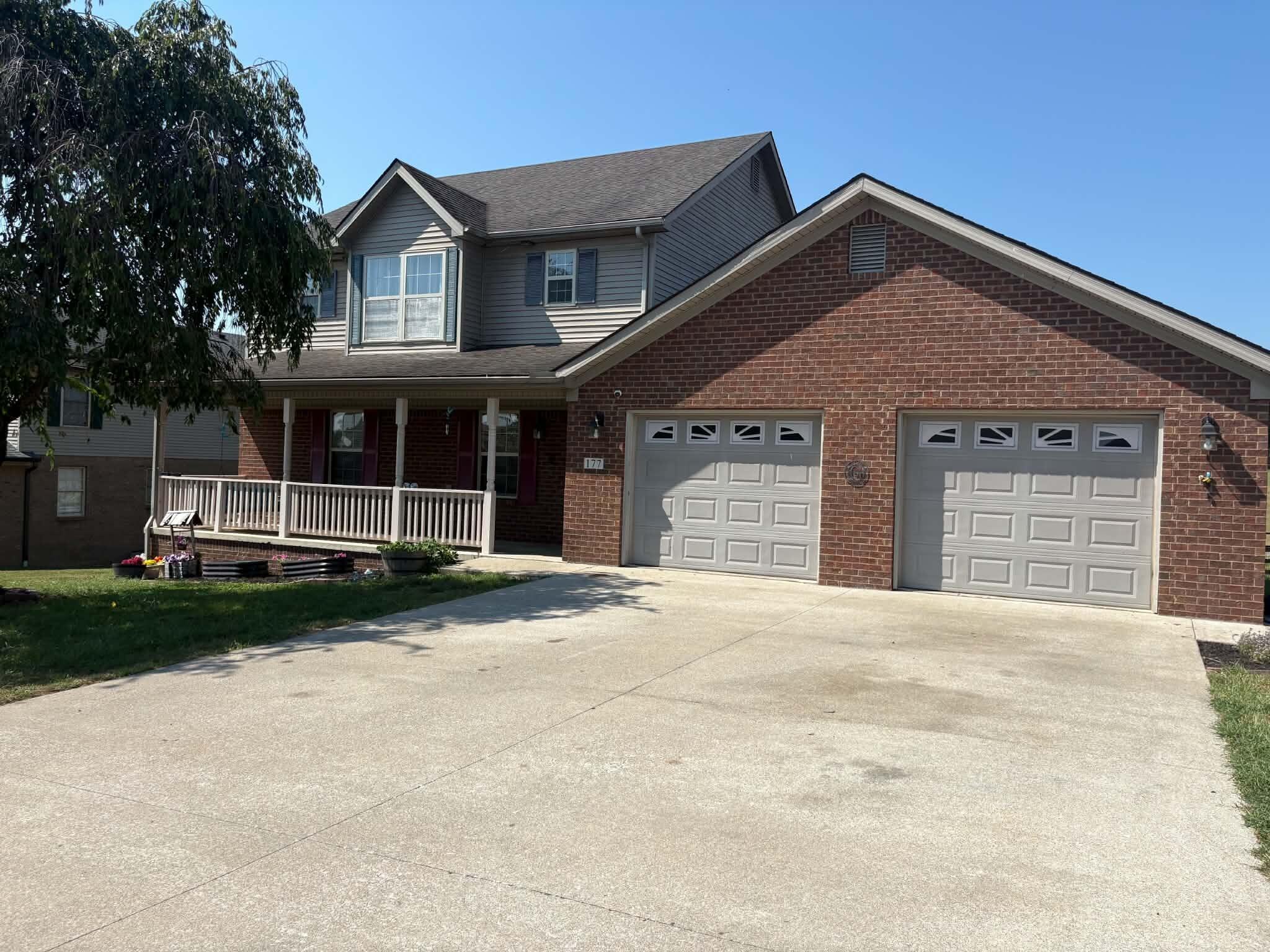 177 General Cleburne Drive Property Photo 3