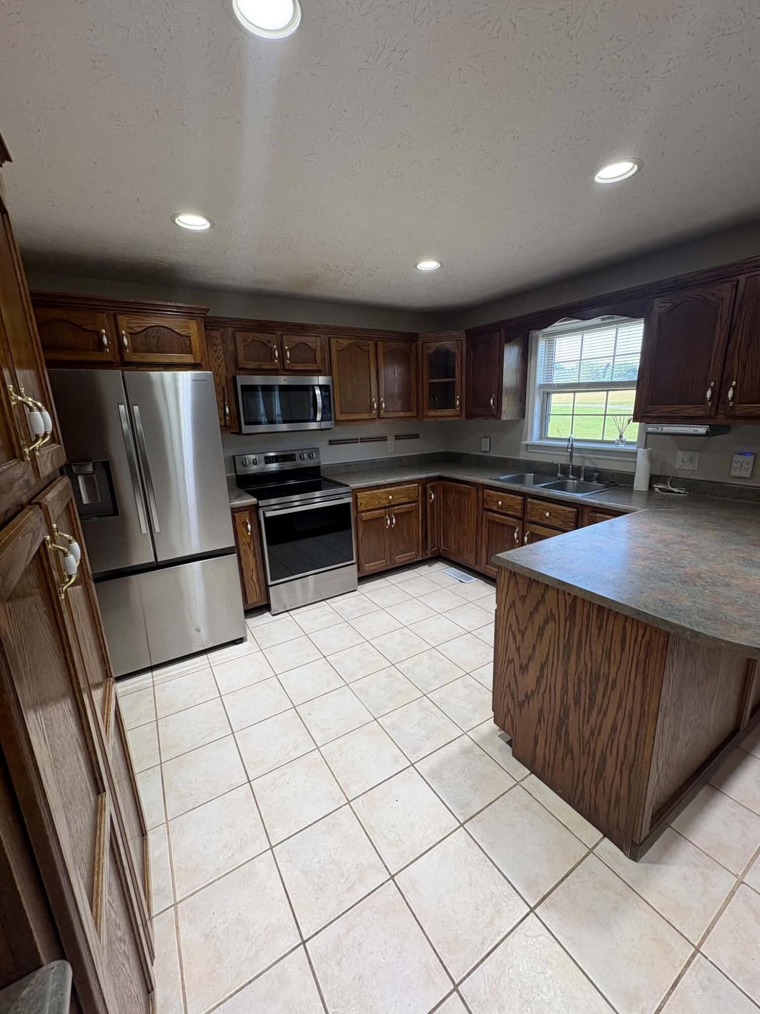 177 General Cleburne Drive Property Photo 34