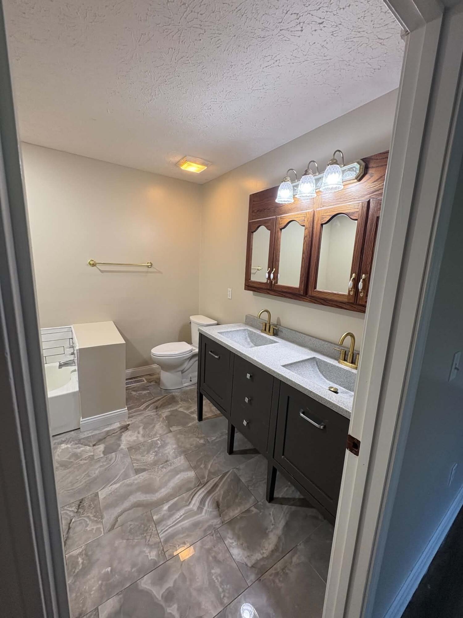 177 General Cleburne Drive Property Photo 39