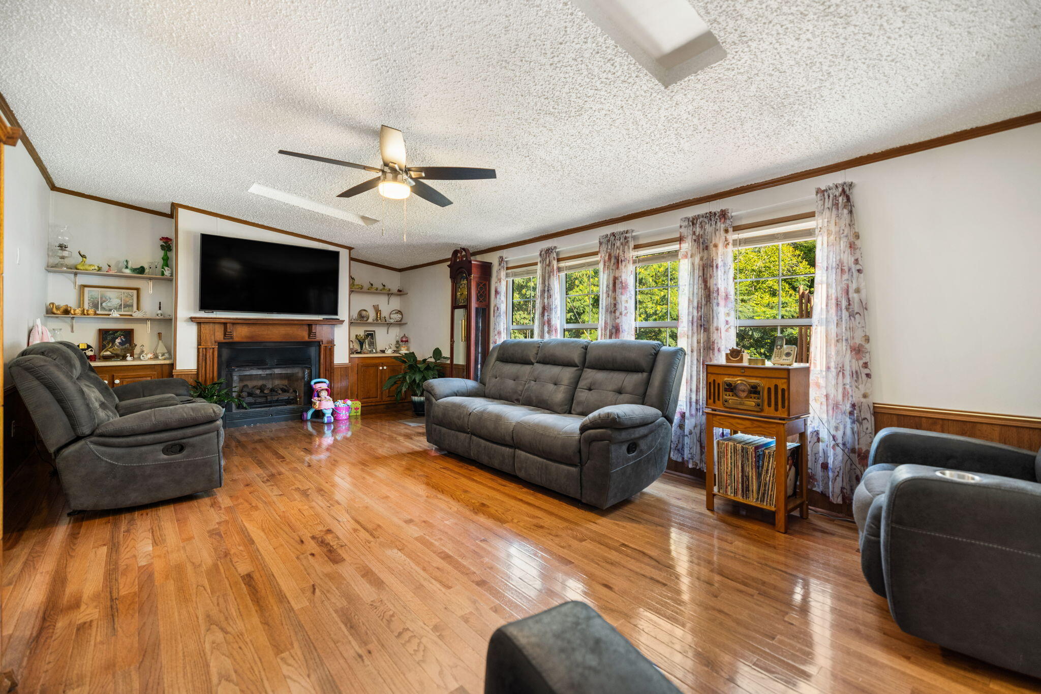 762 Dogwood Lane Property Photo 3