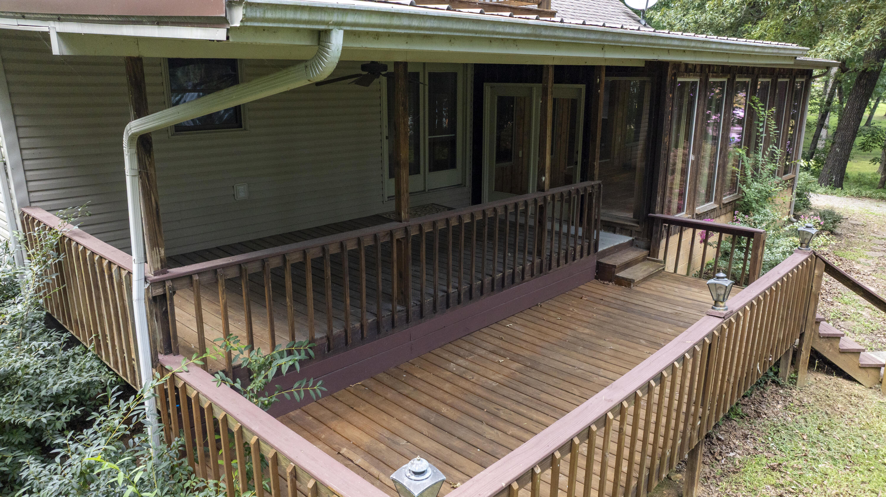 279 Bayshore Drive Property Photo 2