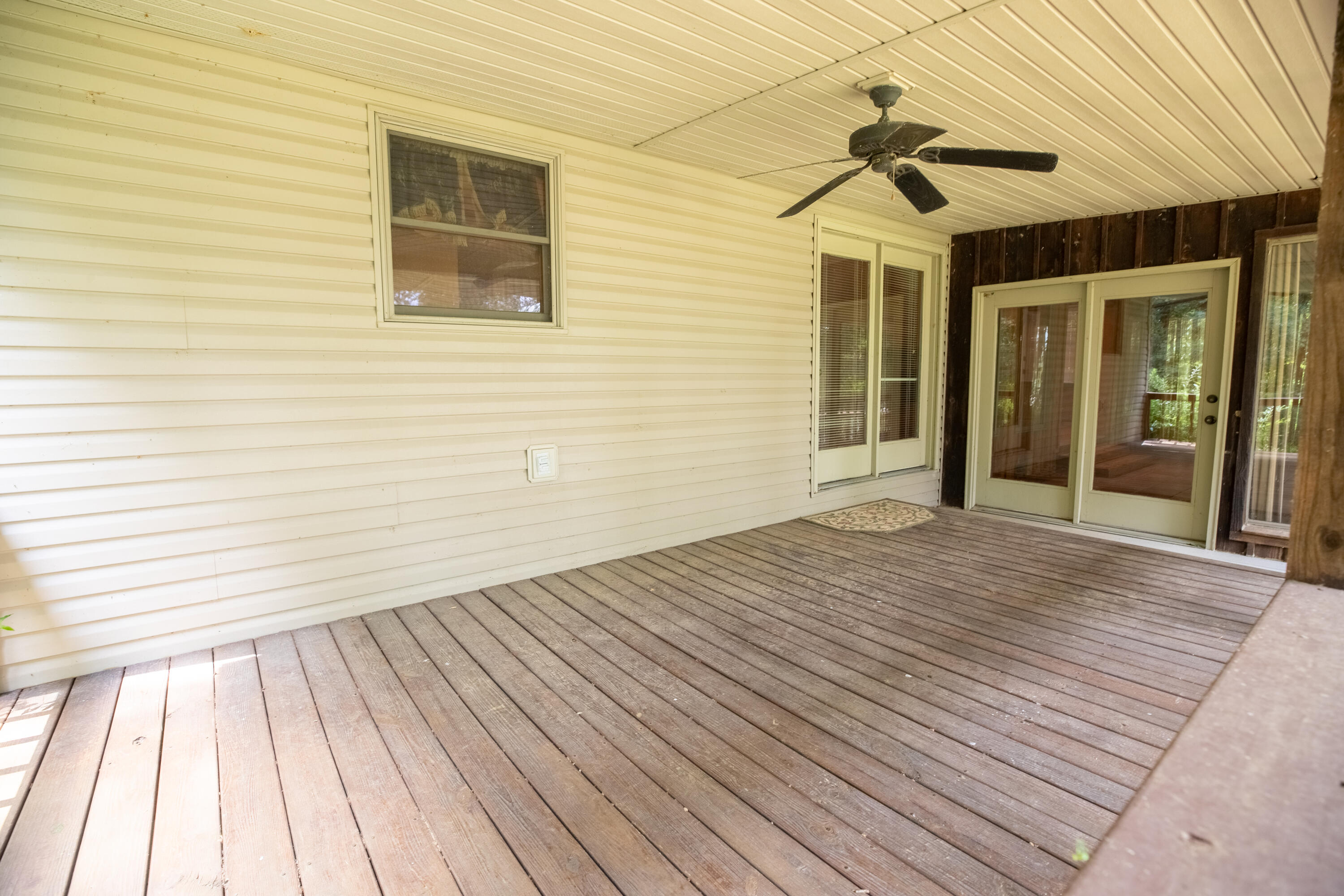 279 Bayshore Drive Property Photo 3