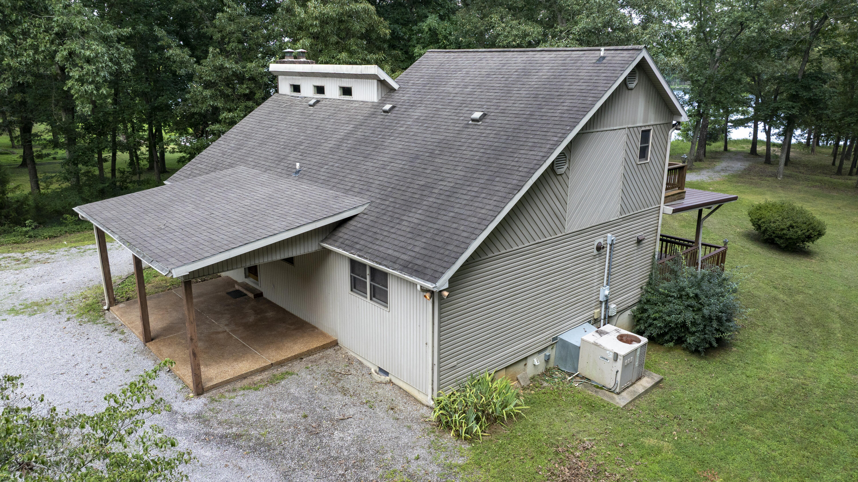 279 Bayshore Drive Property Photo 4