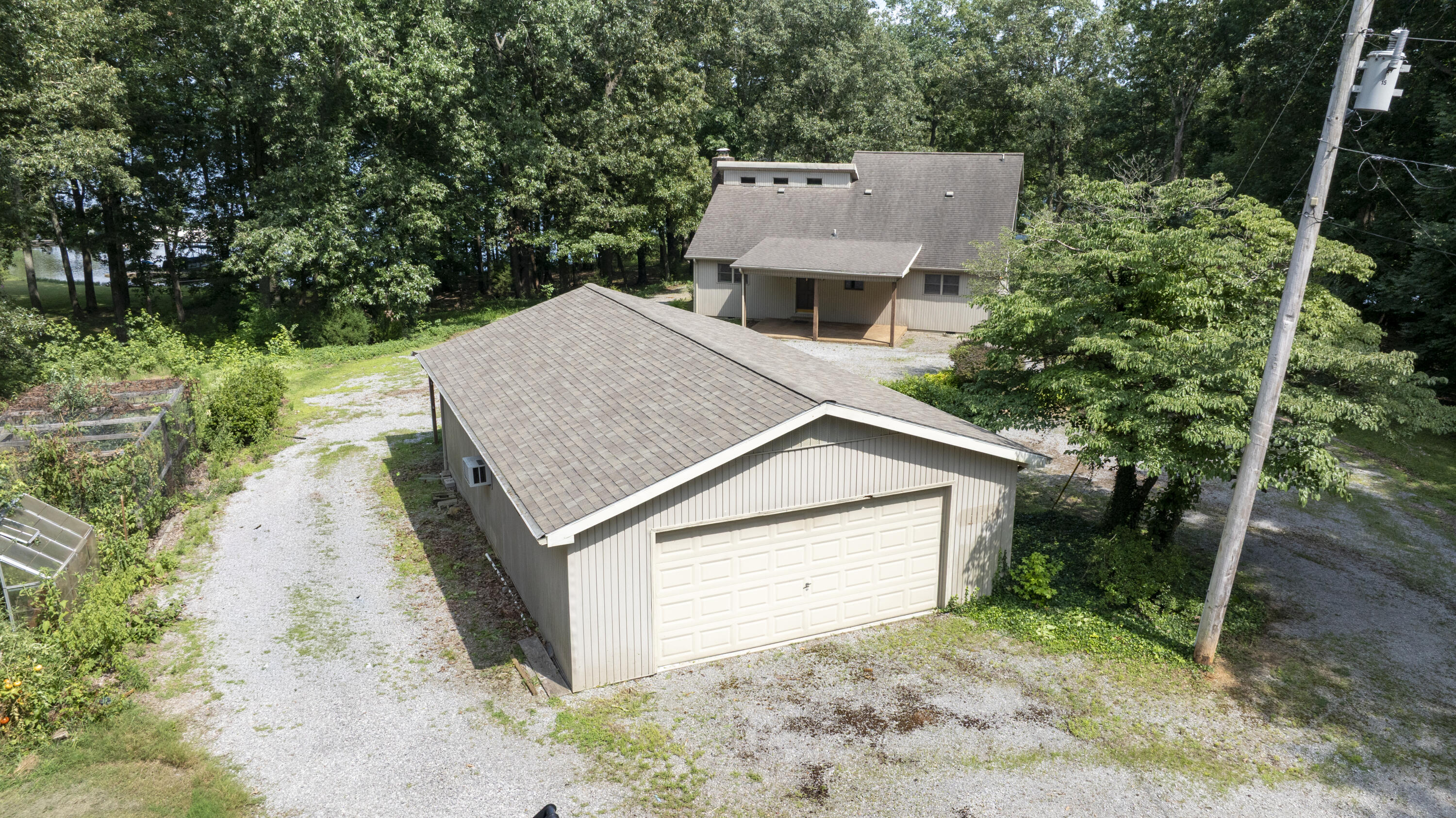 279 Bayshore Drive Property Photo 6