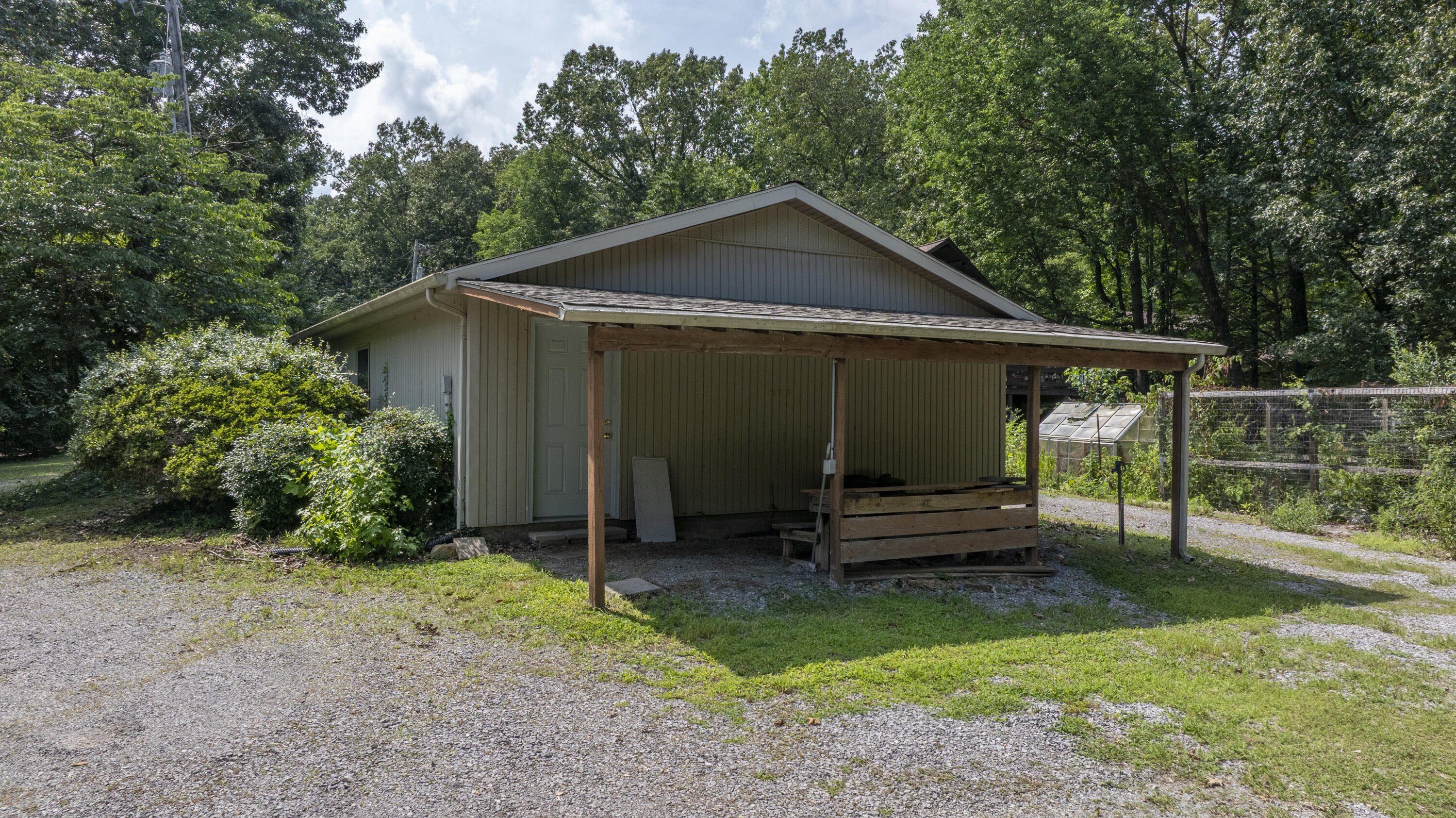 279 Bayshore Drive Property Photo 8