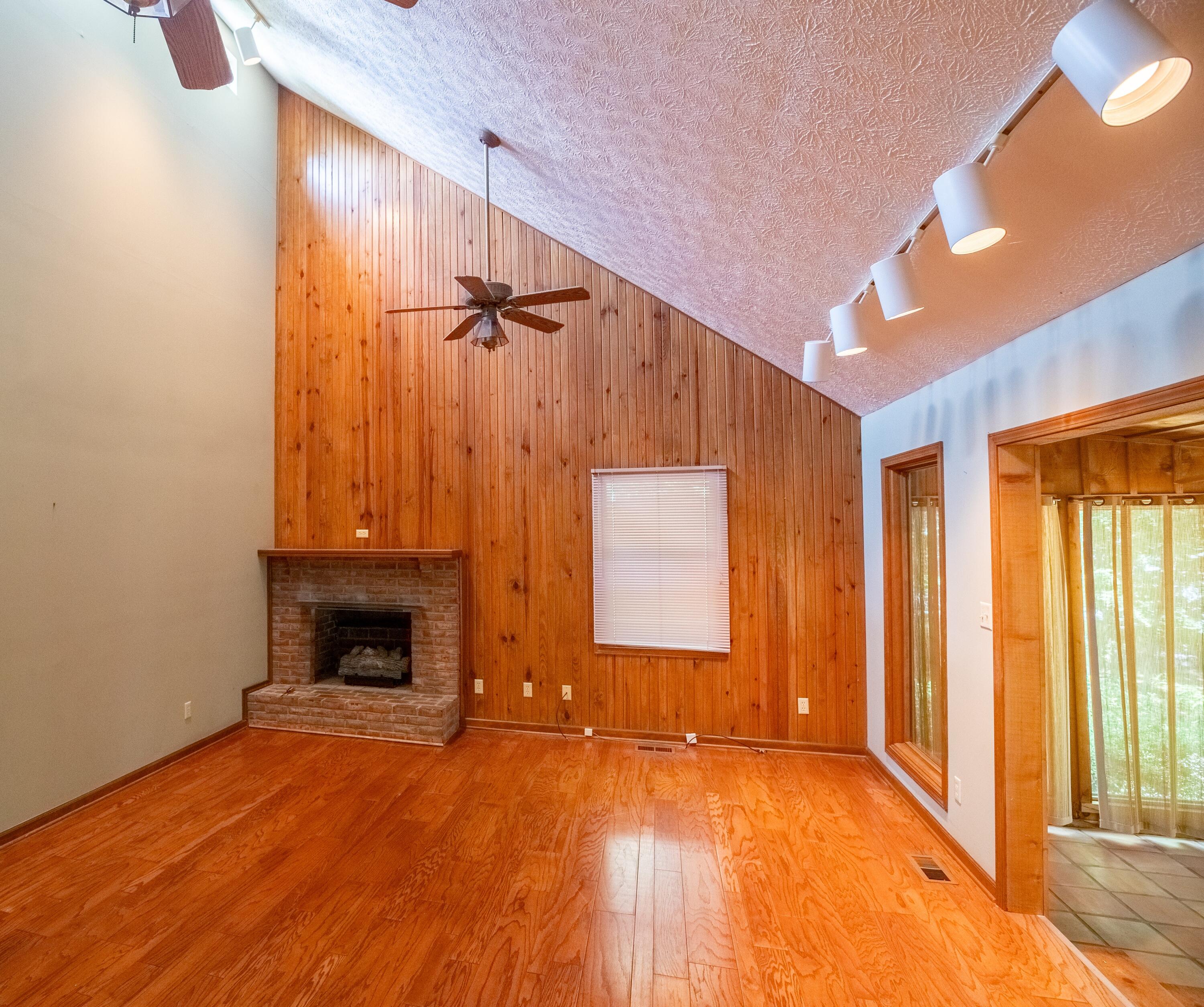 279 Bayshore Drive Property Photo 17