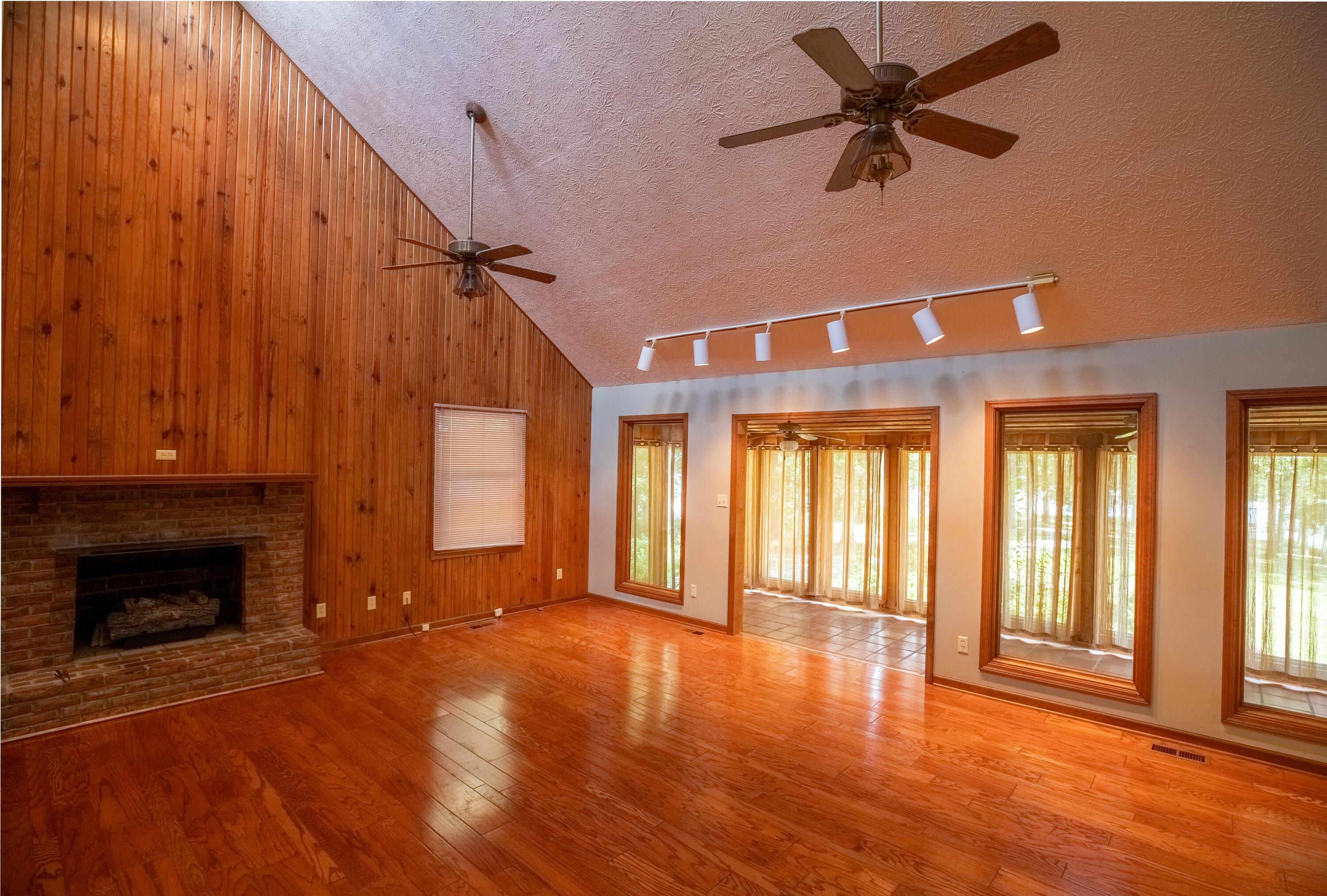 279 Bayshore Drive Property Photo 18