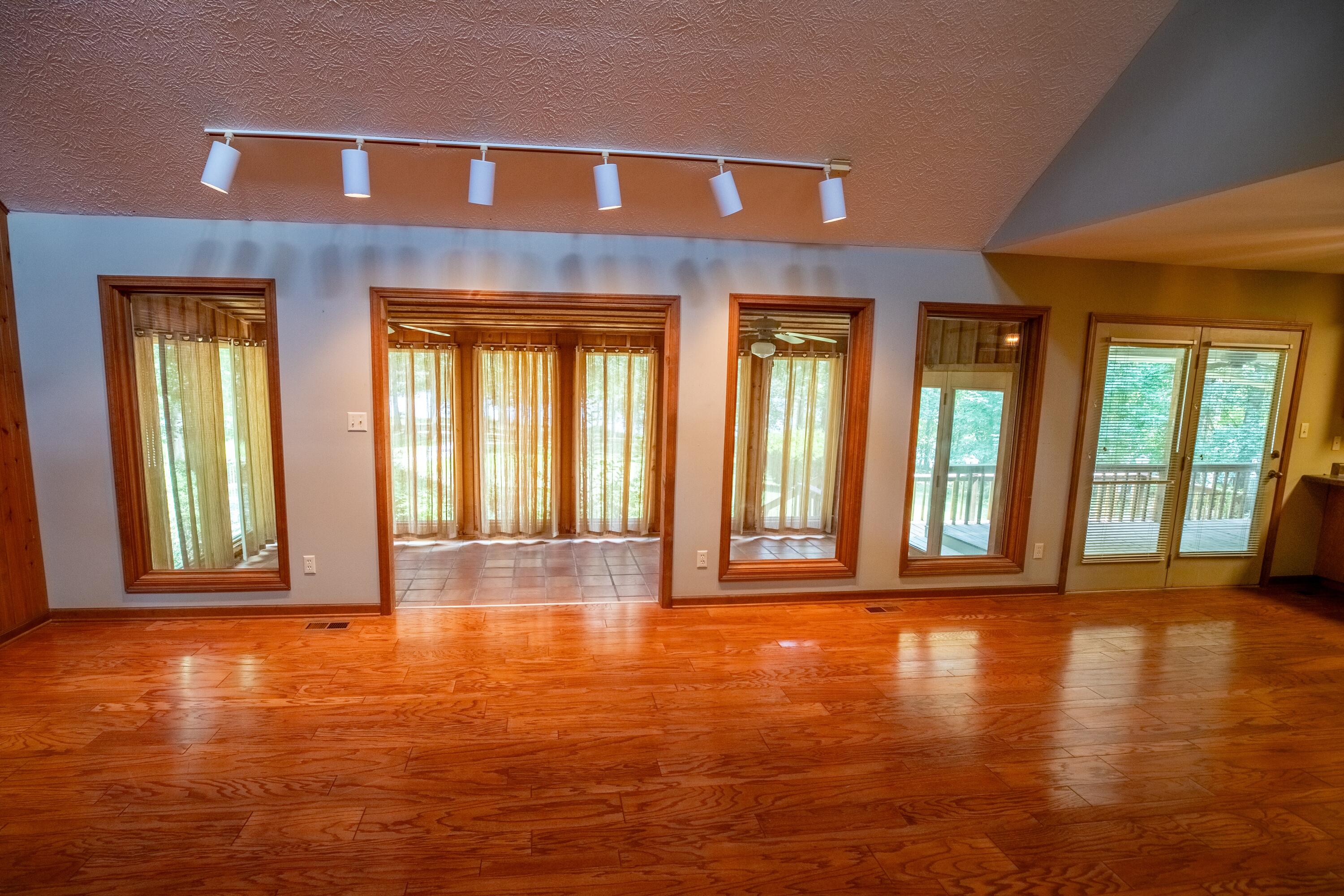 279 Bayshore Drive Property Photo 19