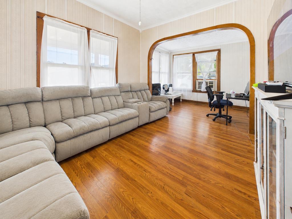 192 N Buckingham Avenue Property Photo 11