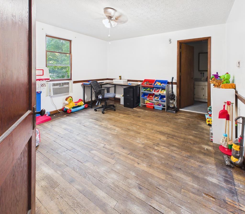 192 N Buckingham Avenue Property Photo 15