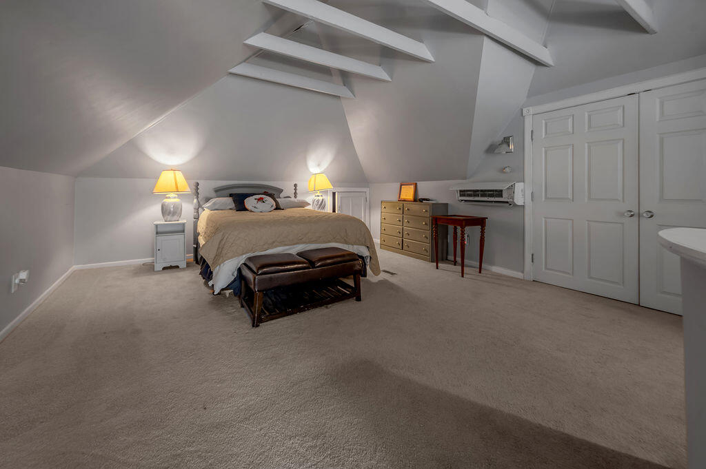 238 E Fourth Street Property Photo 41