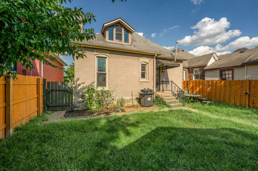 238 E Fourth Street Property Photo 54