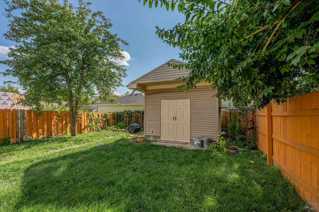 238 E Fourth Street Property Photo 56