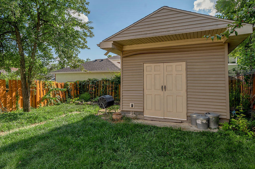 238 E Fourth Street Property Photo 57