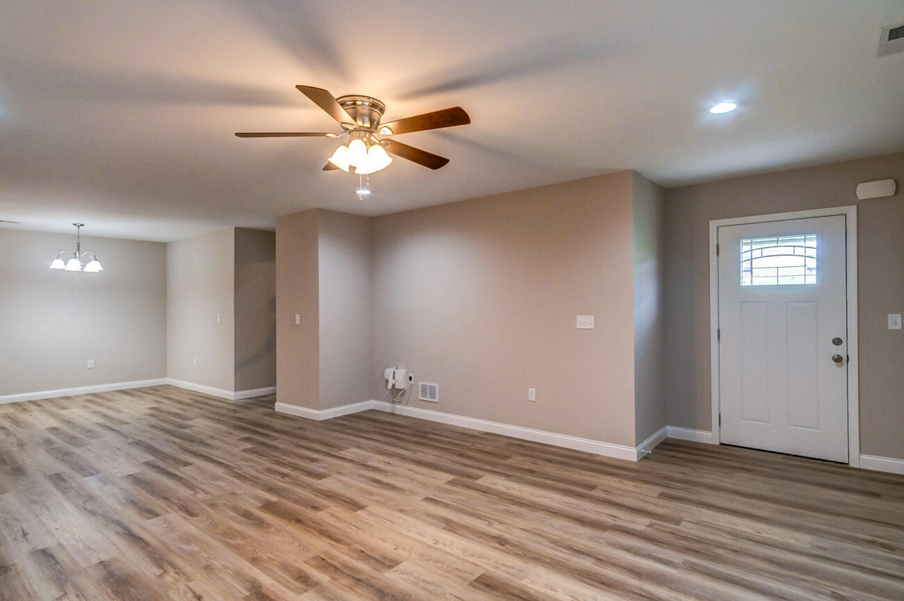 182 Garden Gate Drive Property Photo 10