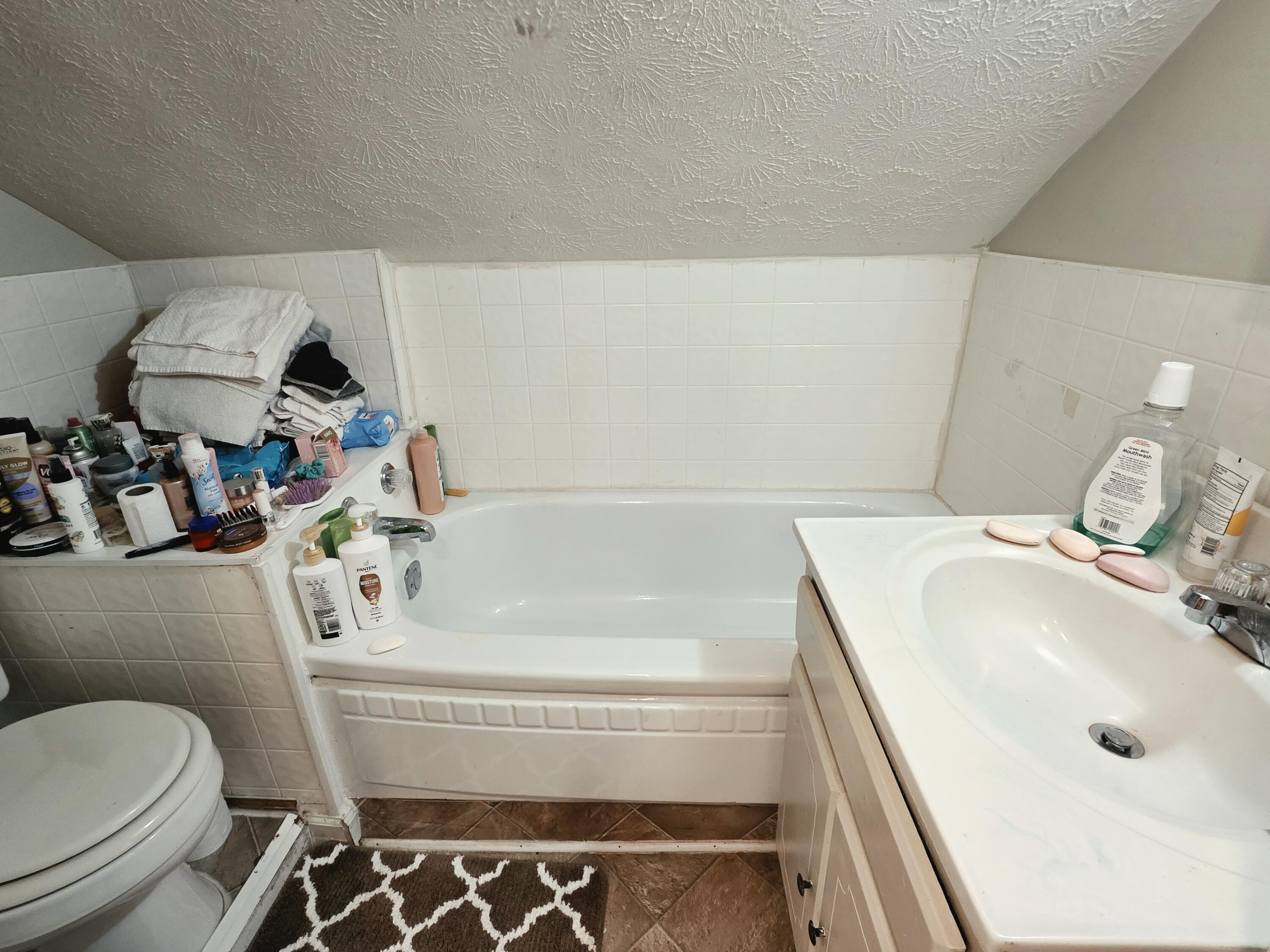 517 E 12th Property Photo 21