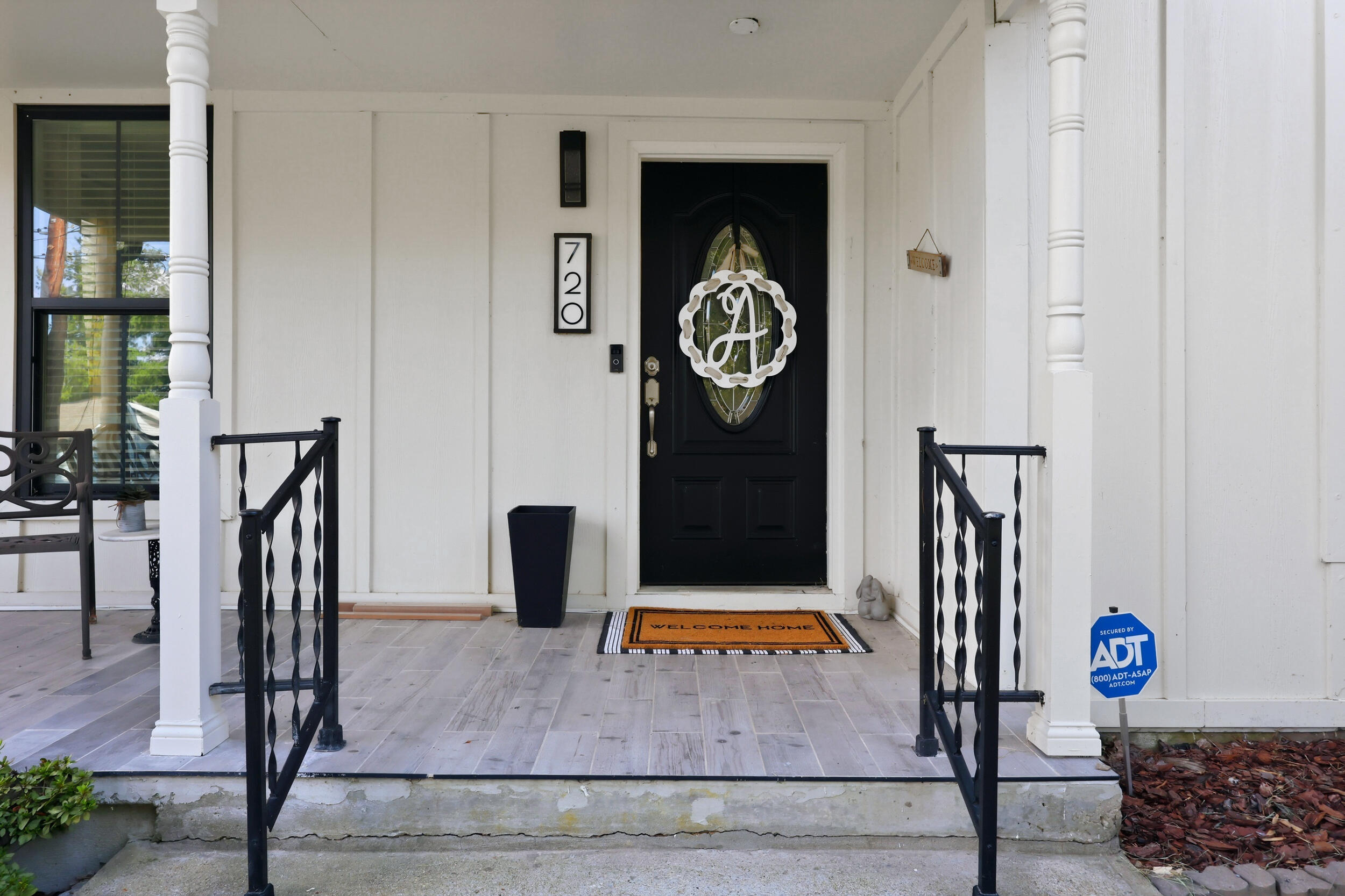 720 W Lexington Avenue Property Photo 4