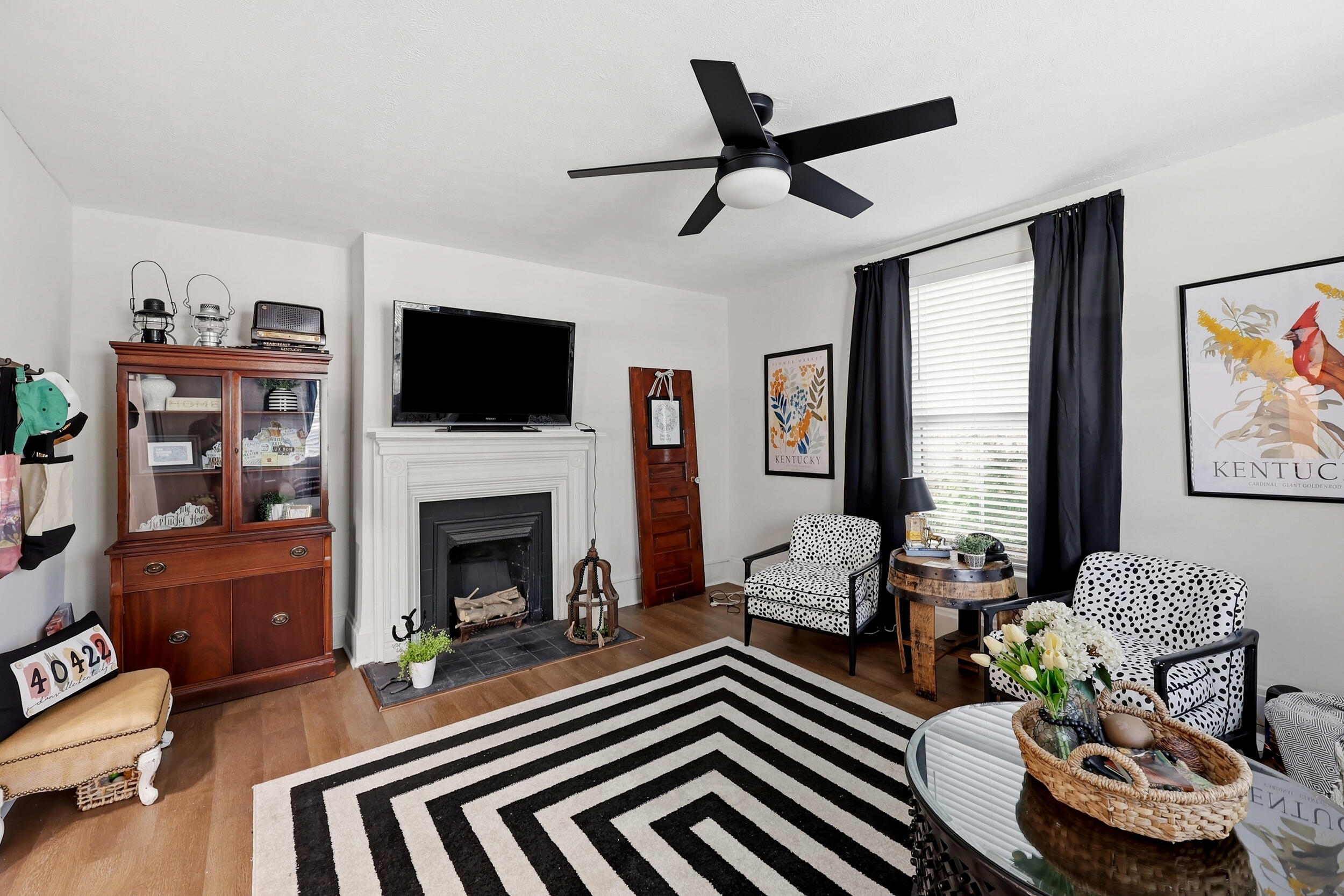 720 W Lexington Avenue Property Photo 8