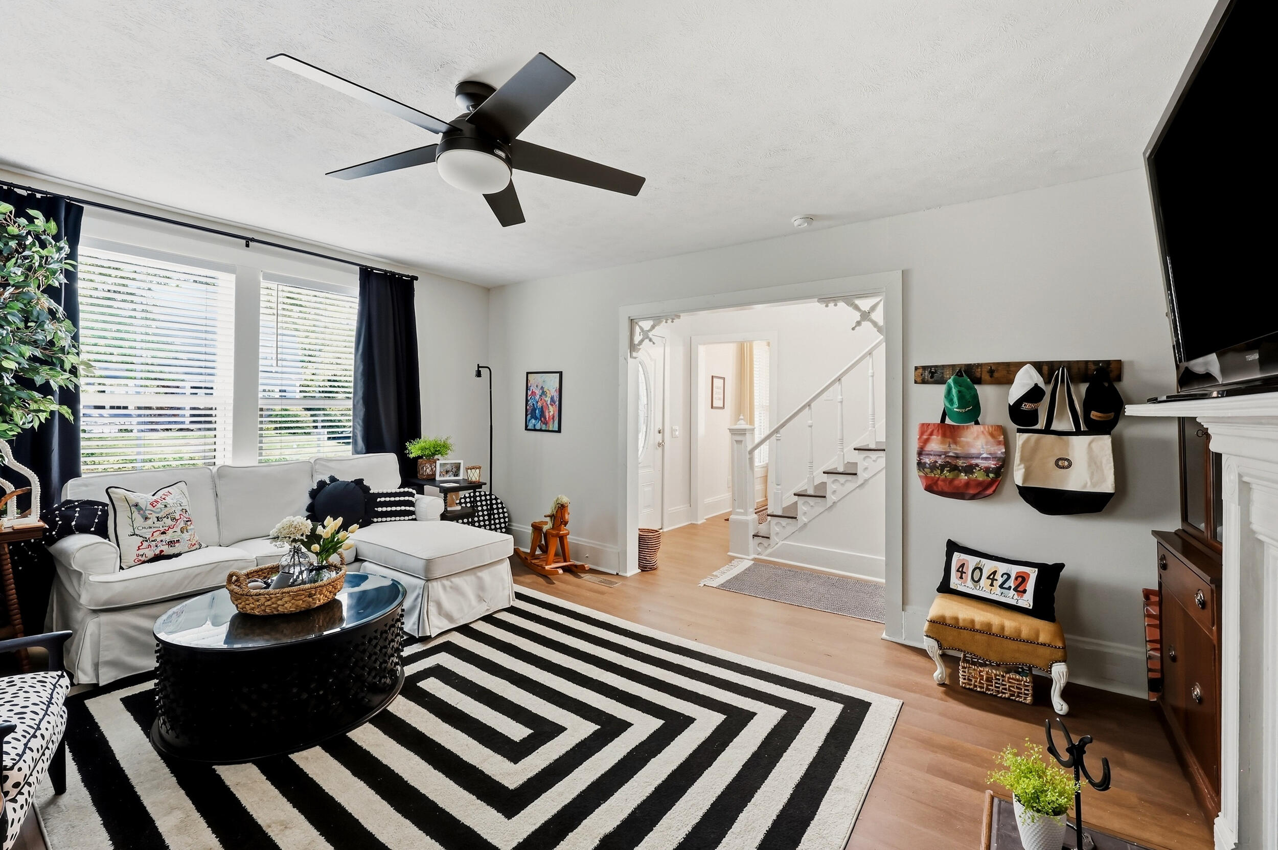 720 W Lexington Avenue Property Photo 9
