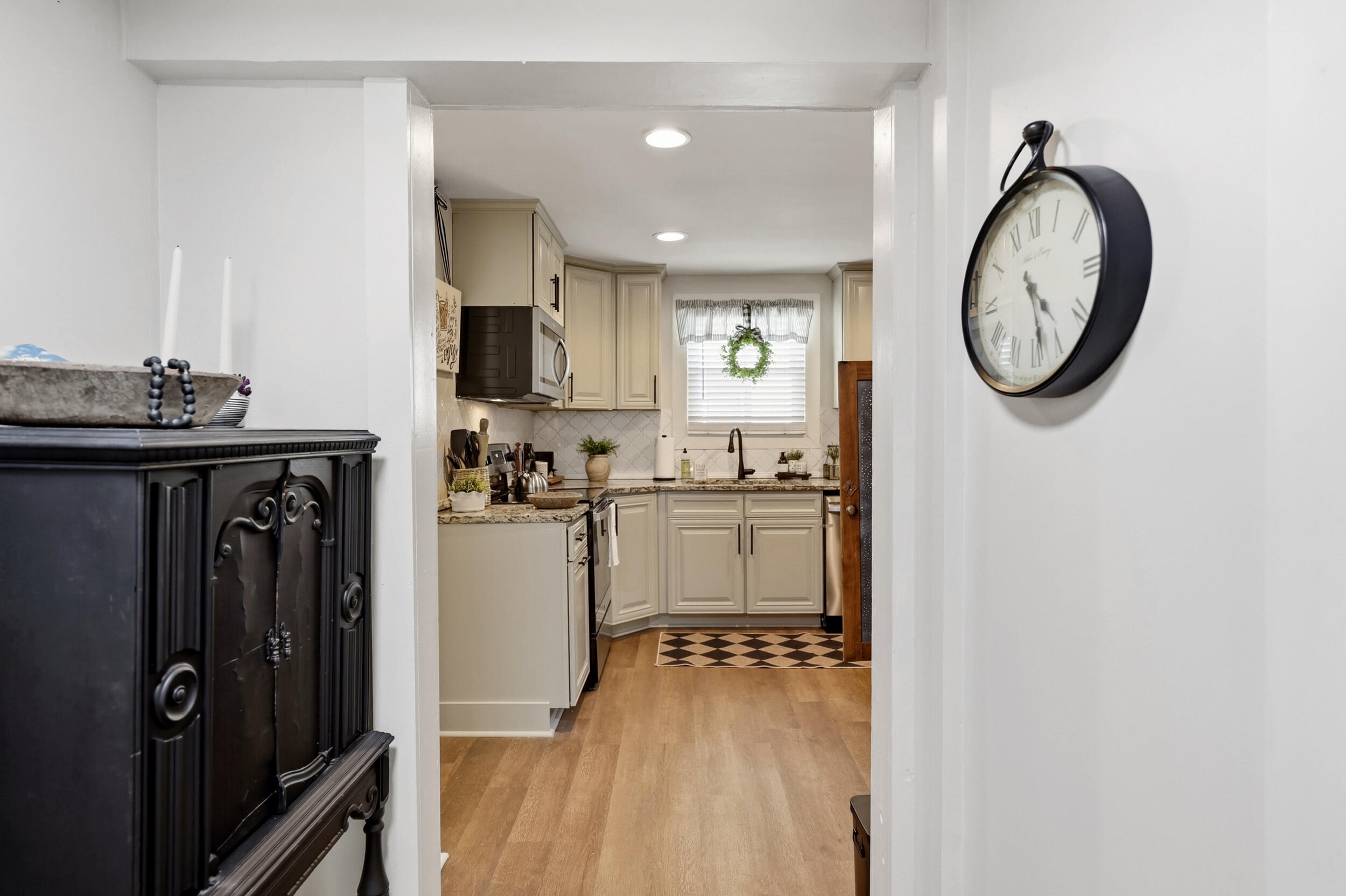720 W Lexington Avenue Property Photo 20