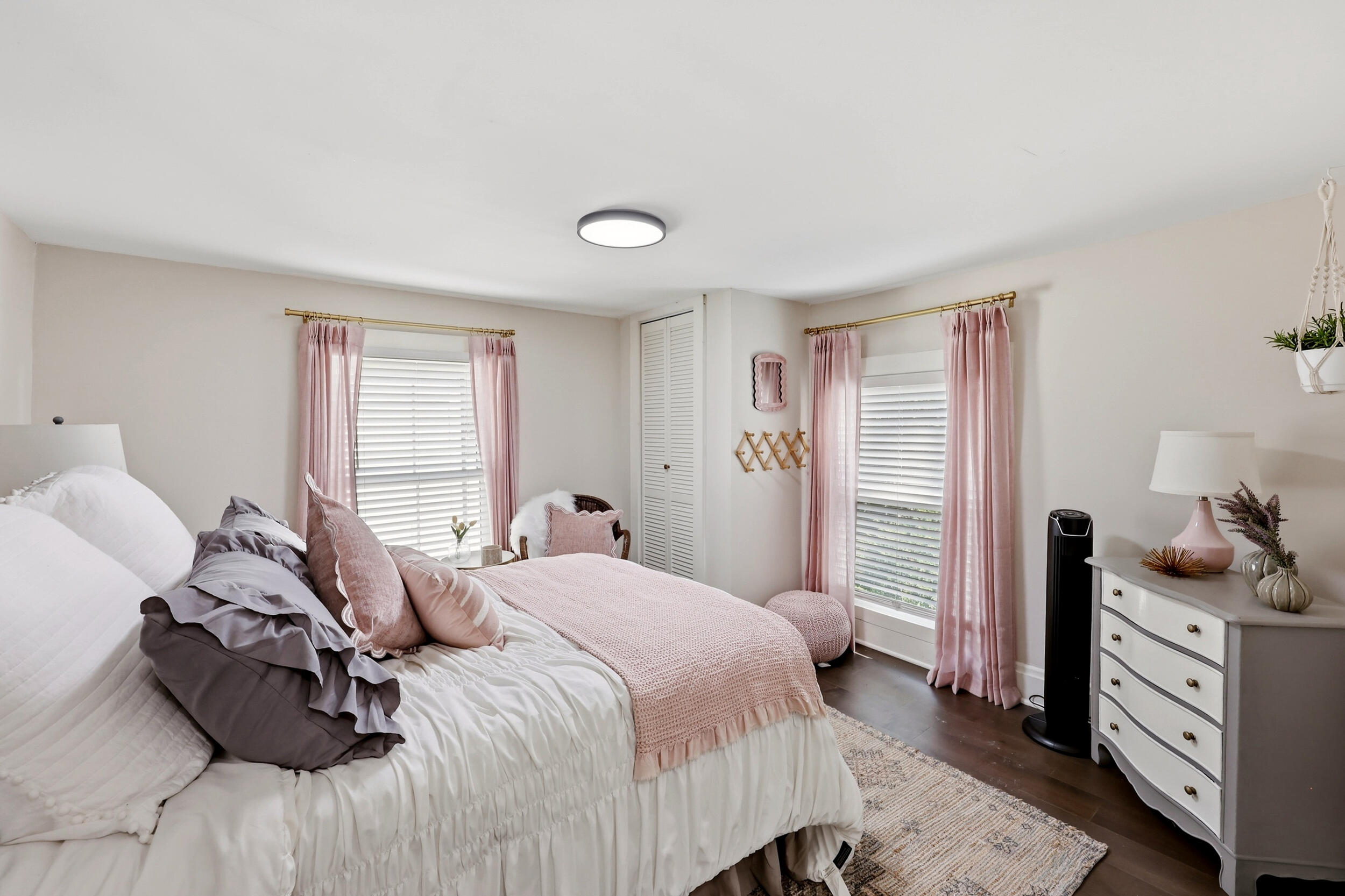 720 W Lexington Avenue Property Photo 25