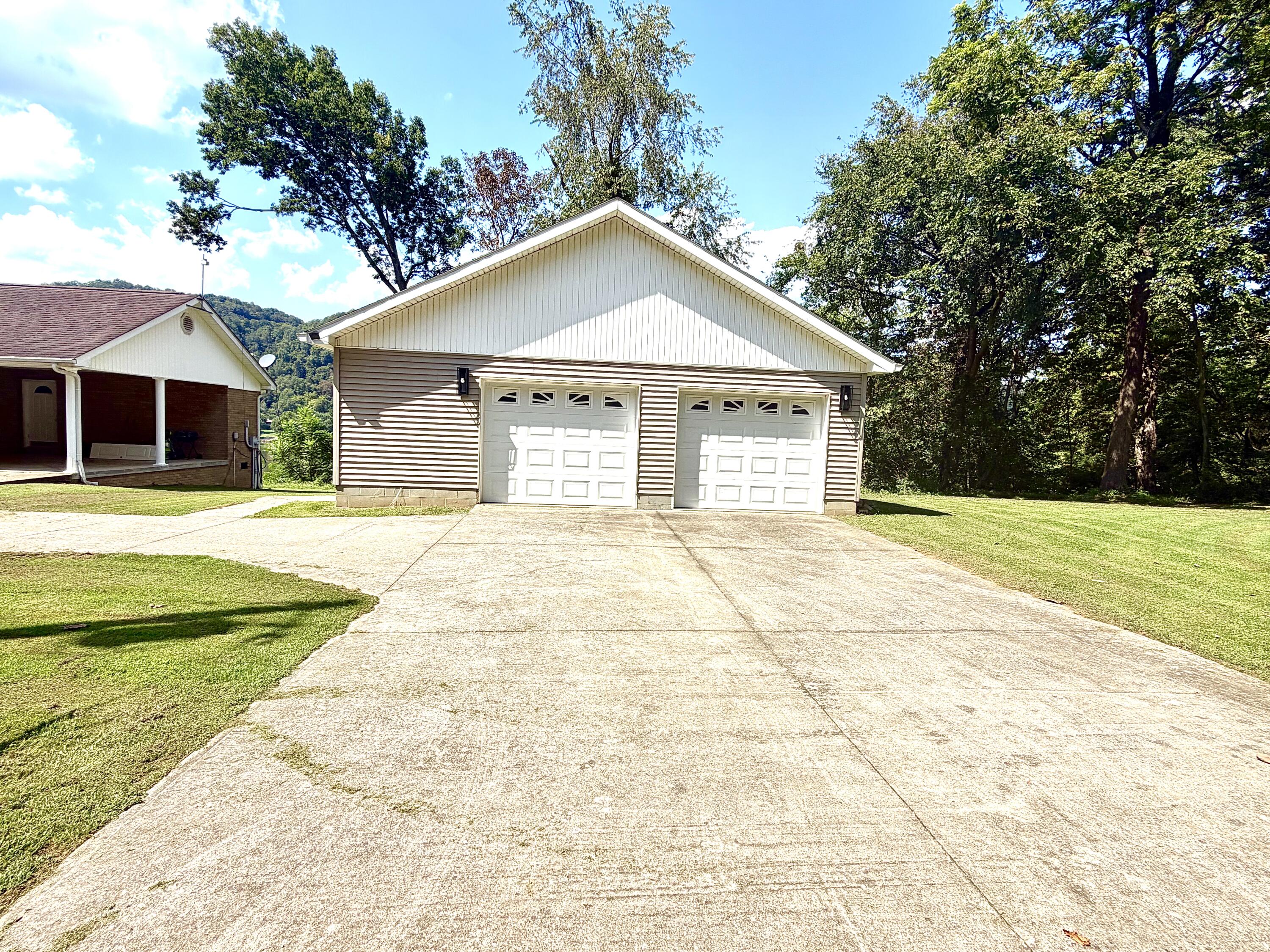 12 River Rd Street Property Photo 8