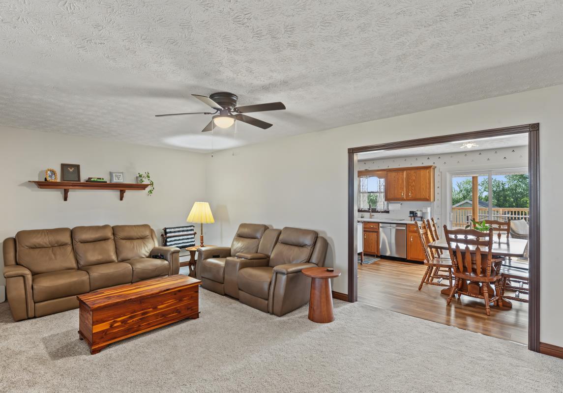761 Texas Loop Road Property Photo 6
