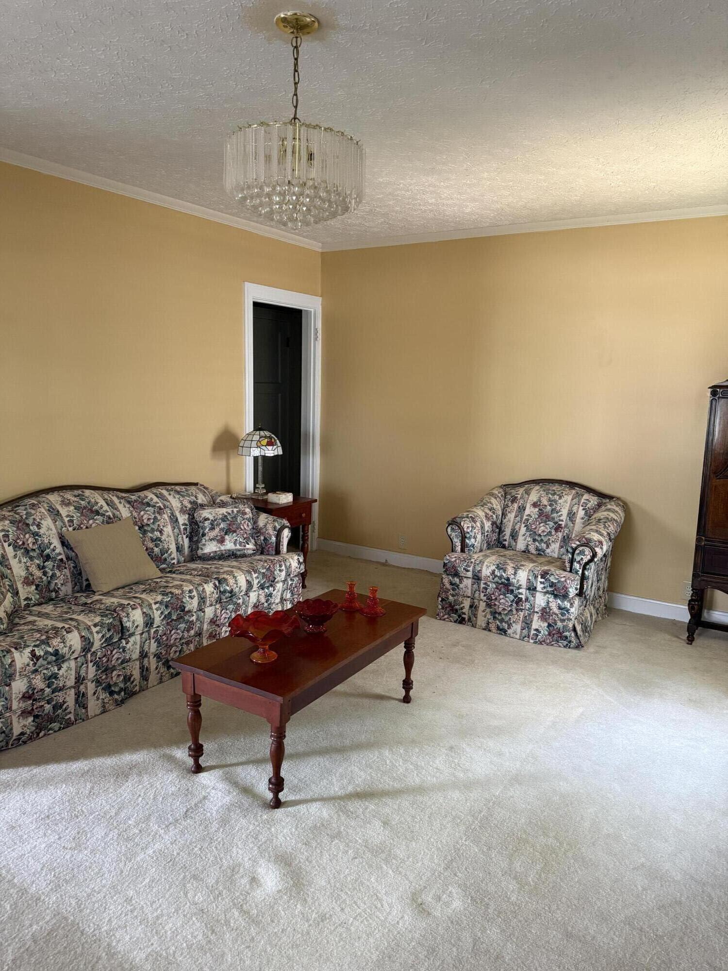 310 1/2 Richmond Street Property Photo 10