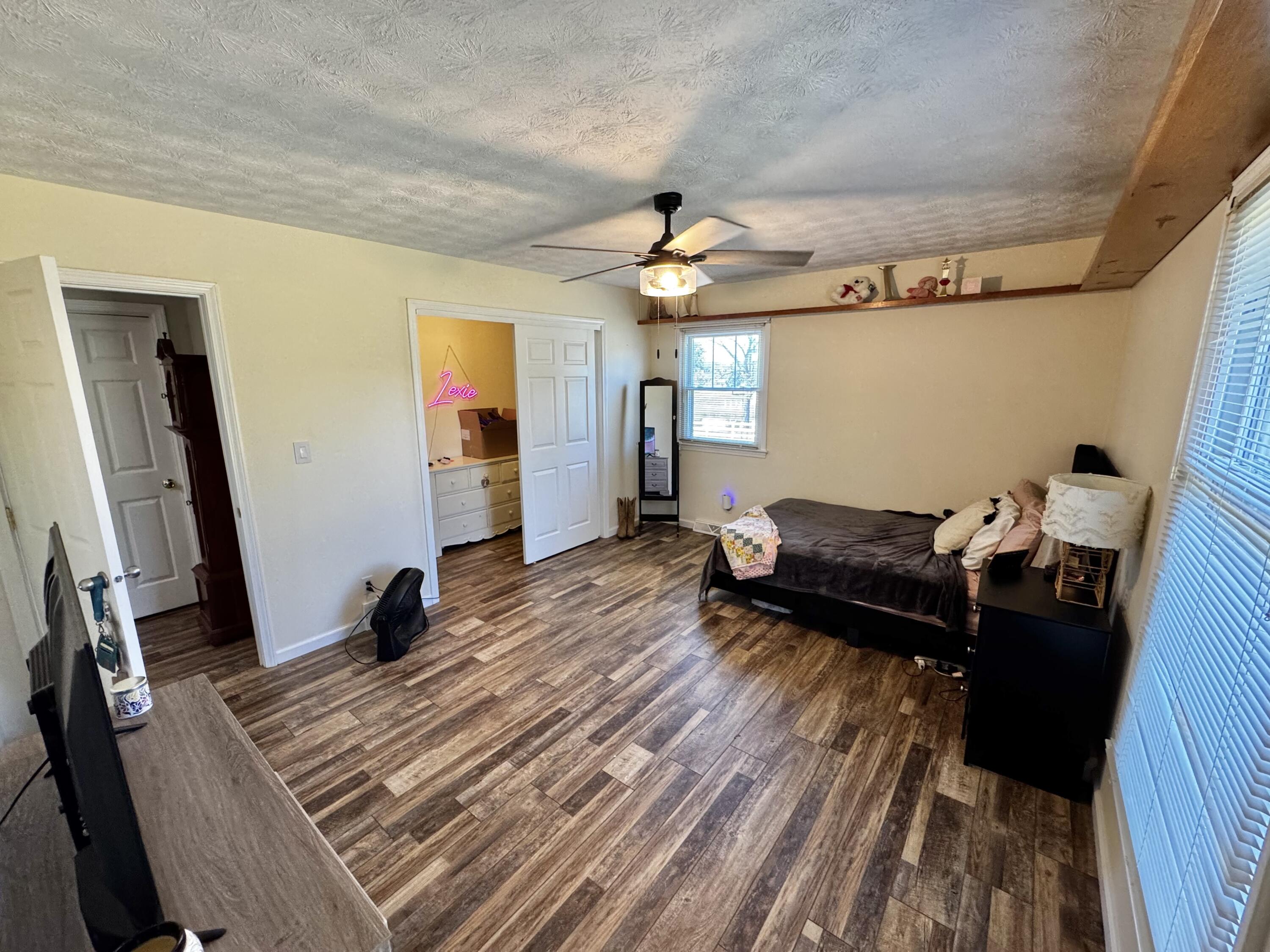 375 Thomas Lane Property Photo 31