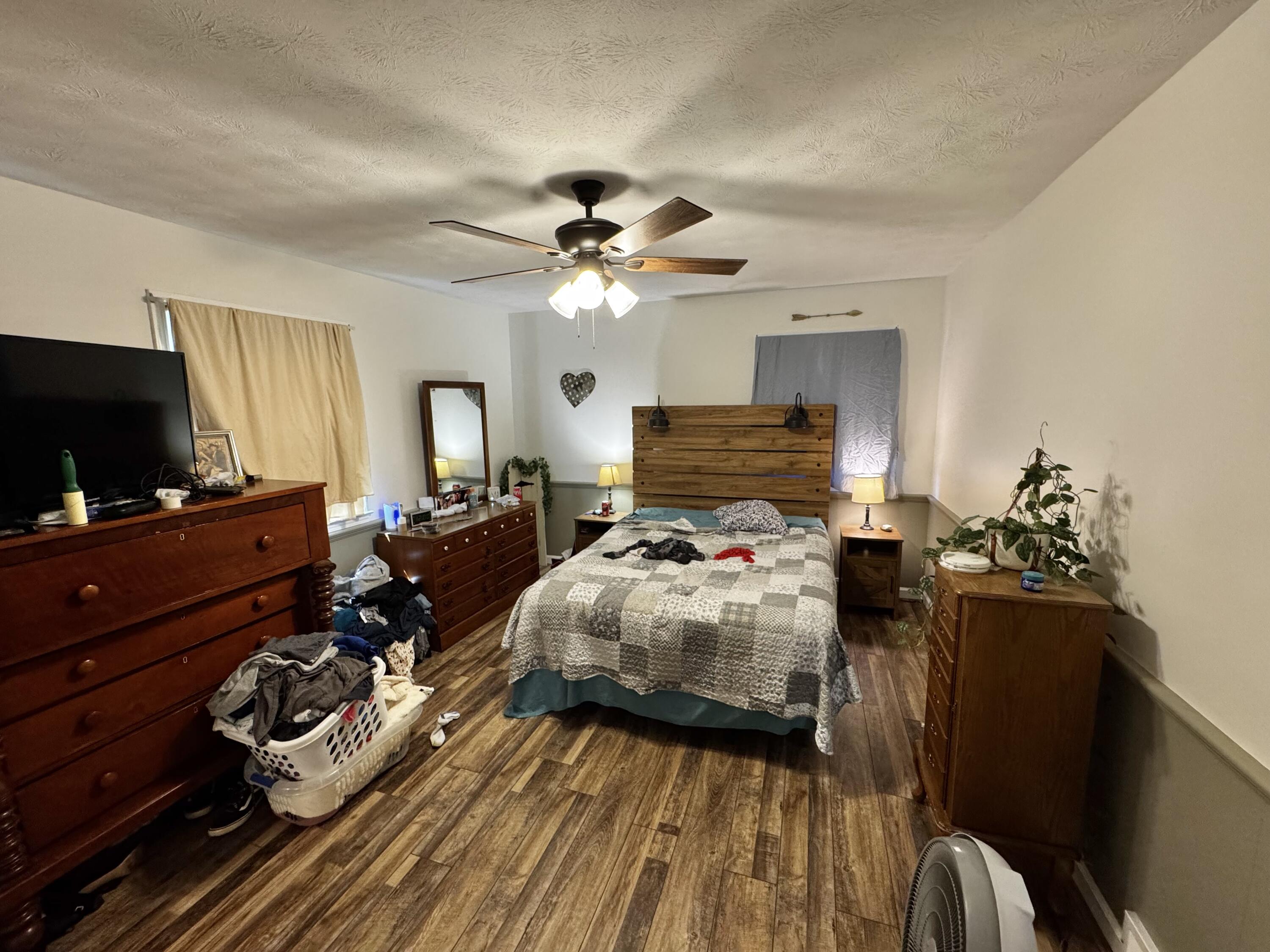 375 Thomas Lane Property Photo 32