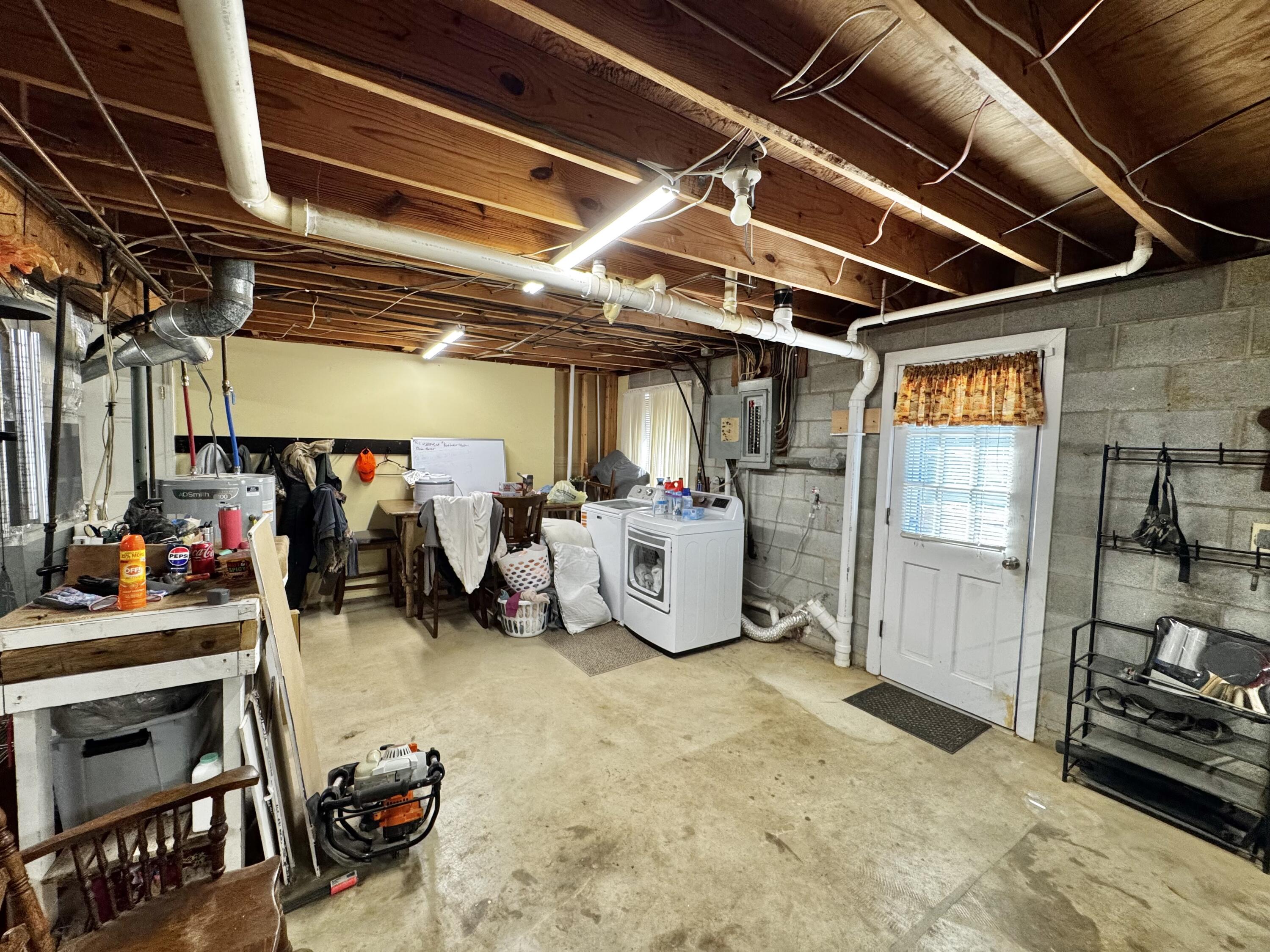 375 Thomas Lane Property Photo 45