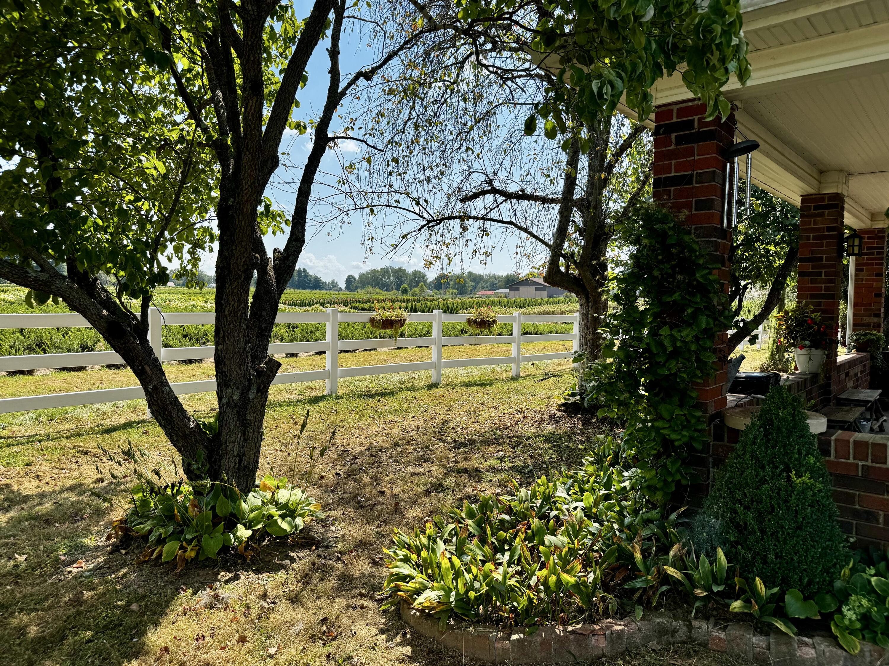375 Thomas Lane Property Photo 84