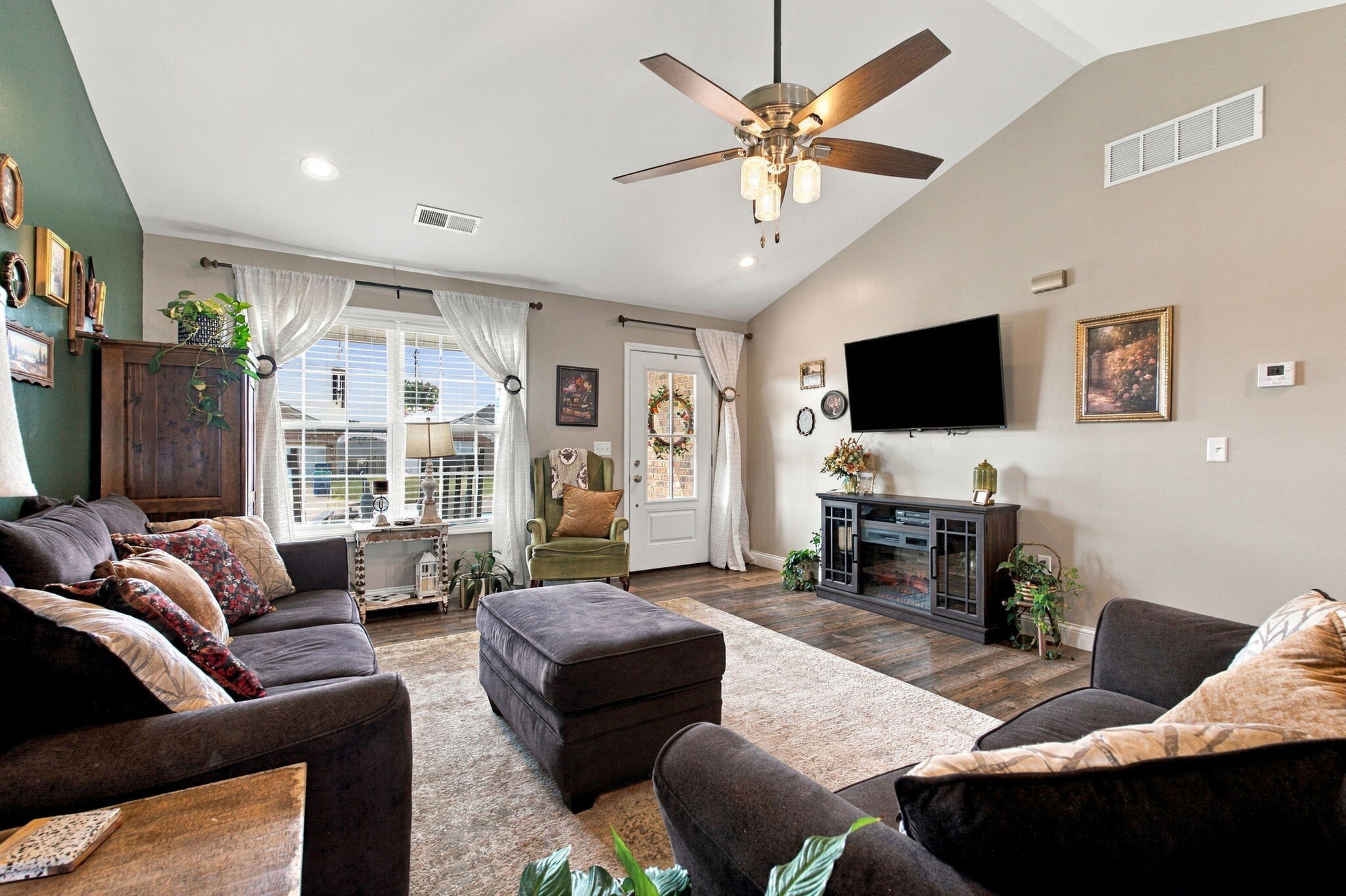 612 Boulder Court Property Photo 12