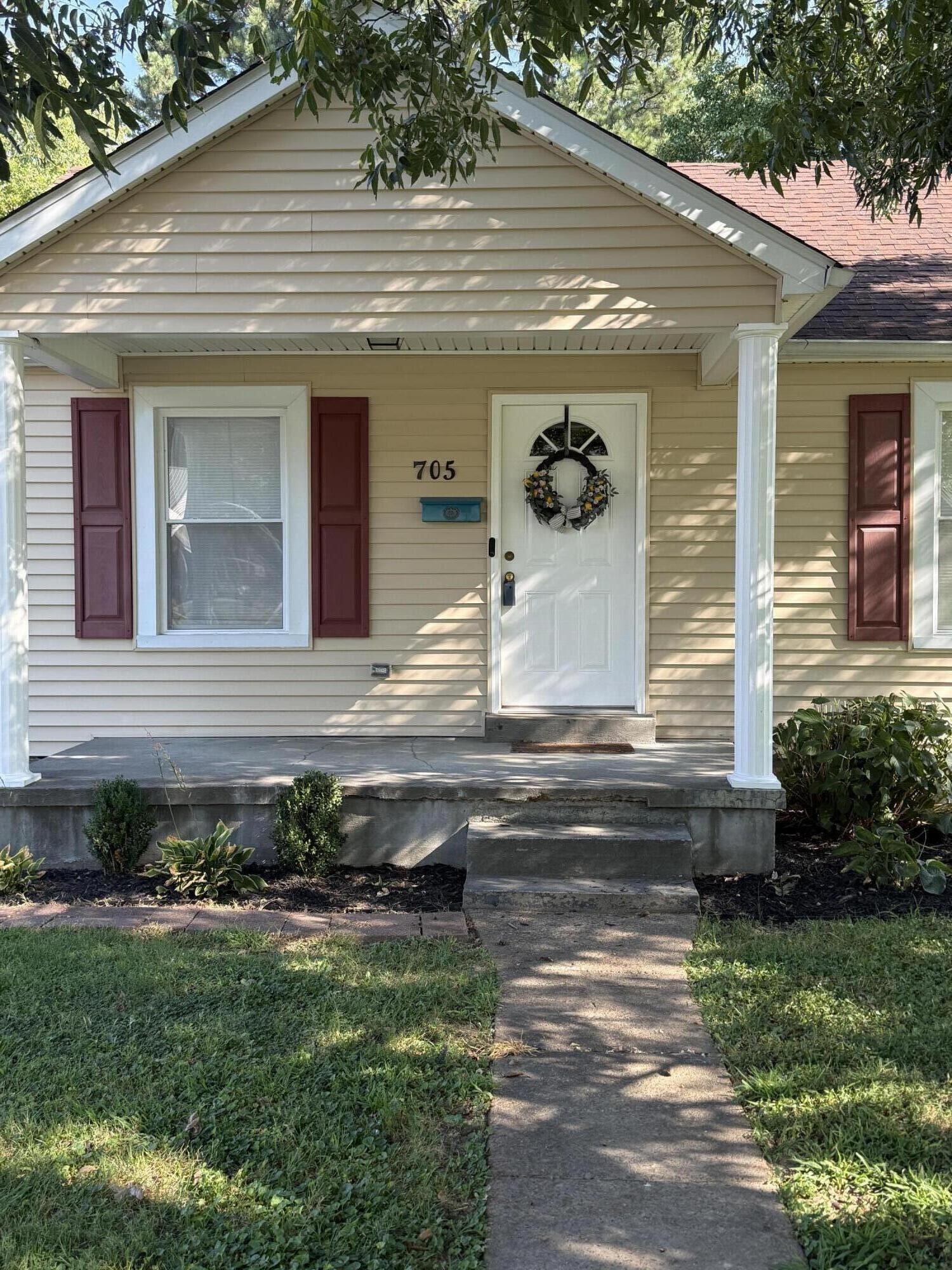 705 W Housman Street Property Photo 2