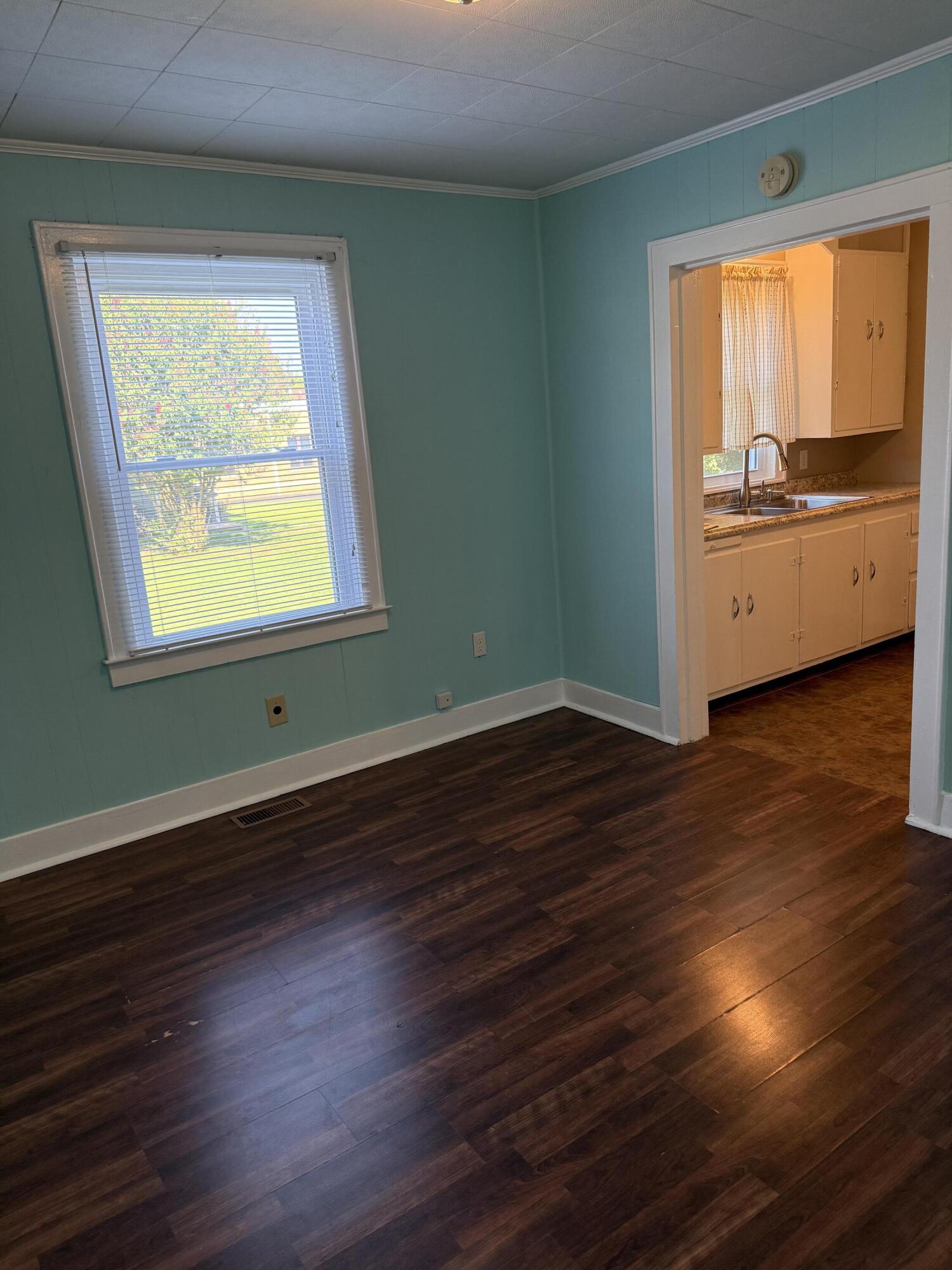 705 W Housman Street Property Photo 6