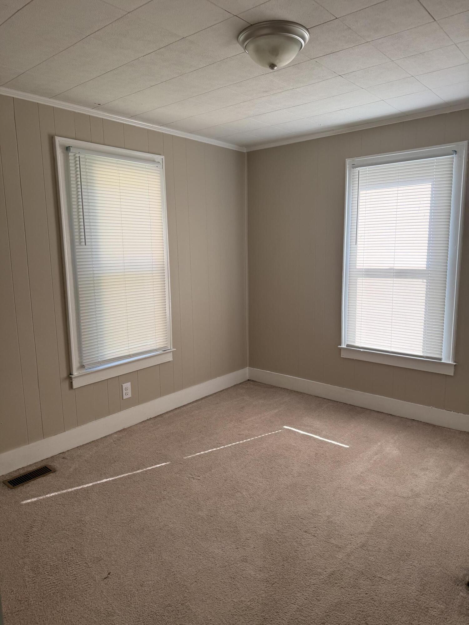 705 W Housman Street Property Photo 16