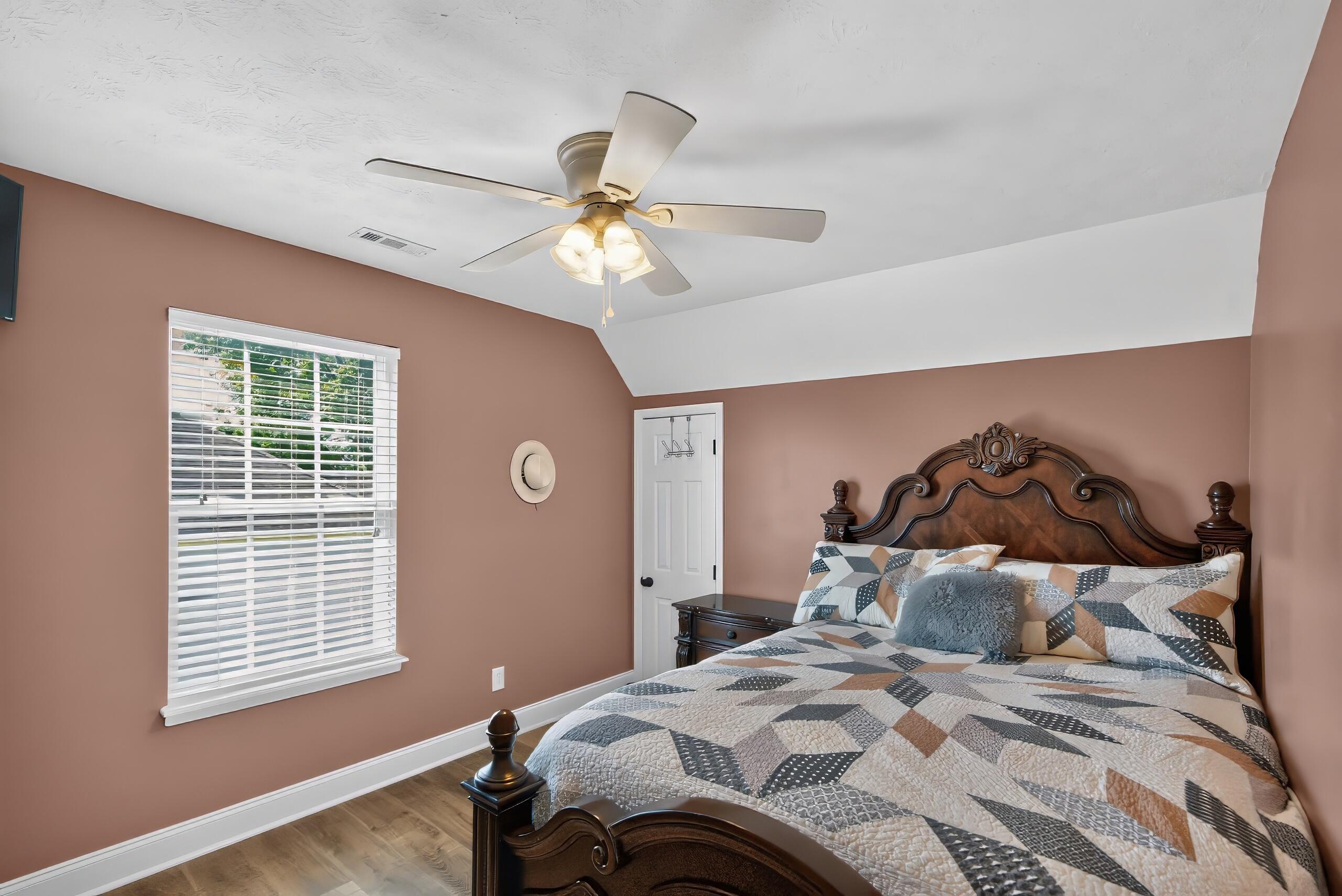 444 Oakley Avenue Property Photo 17