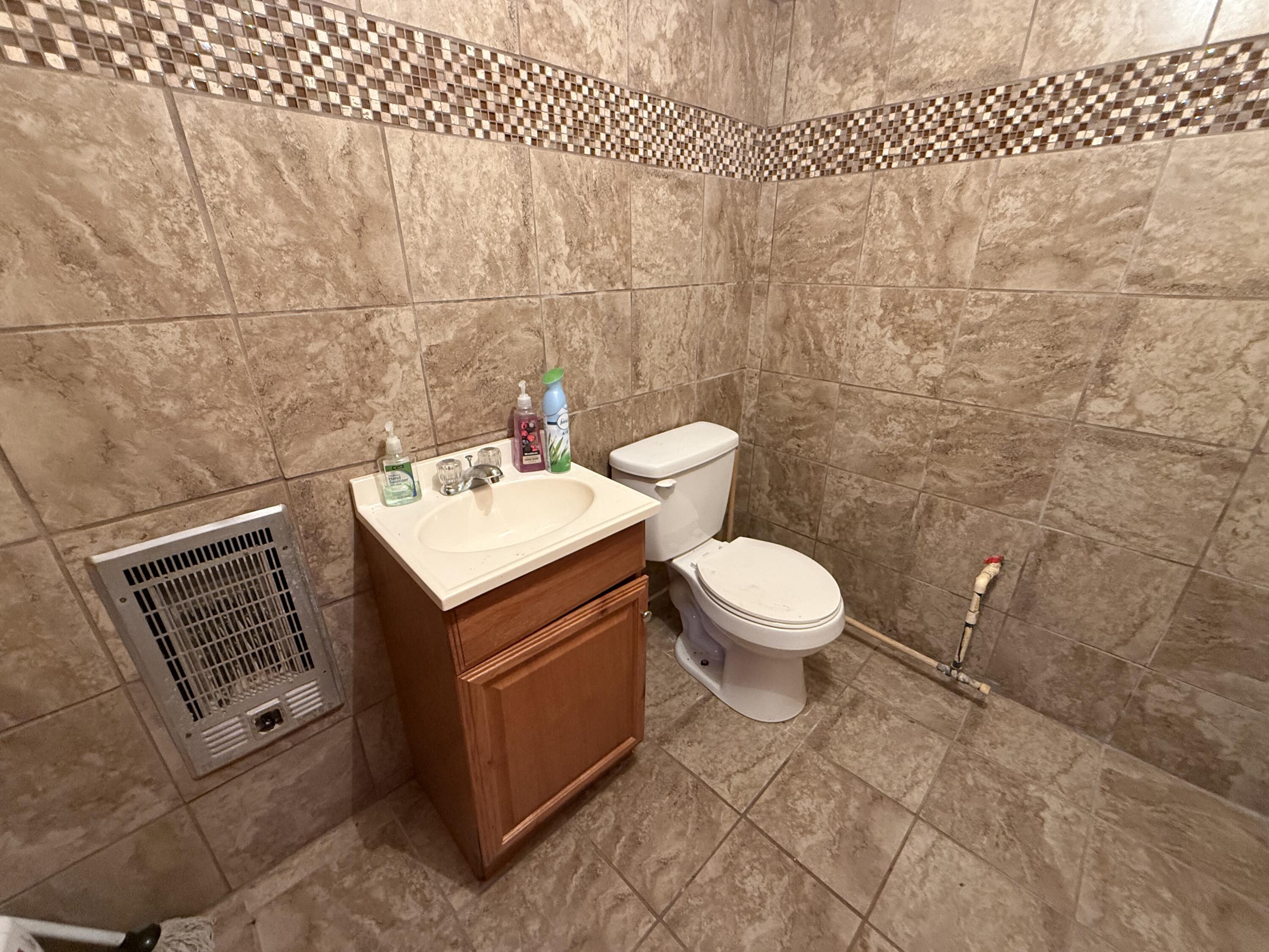 525 Peeler Road Property Photo 8